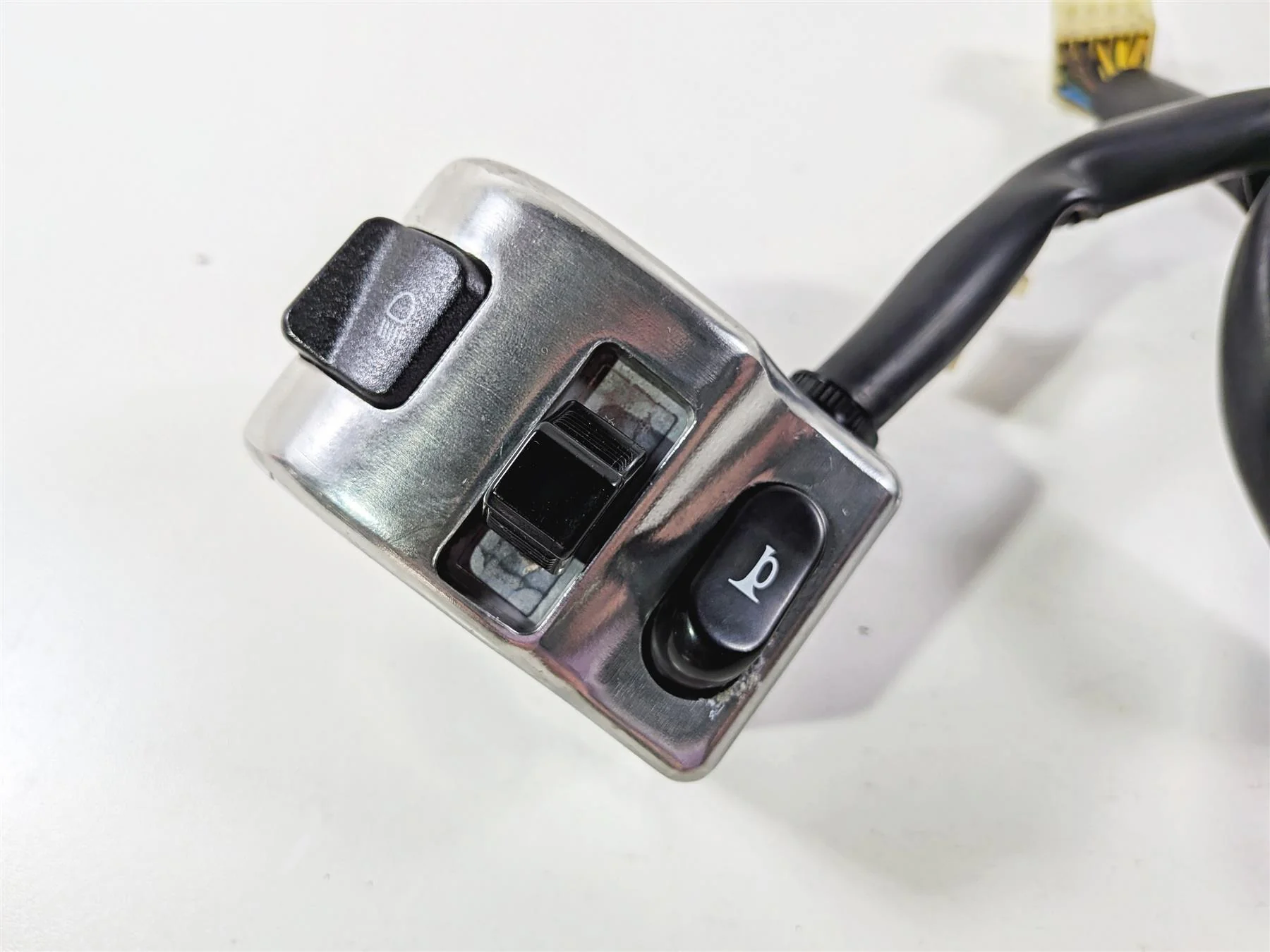 2006 Yamaha XVZ1300 Royal Star Left Hand Light Control Switch 1D6-83973-00-00 - Image 9