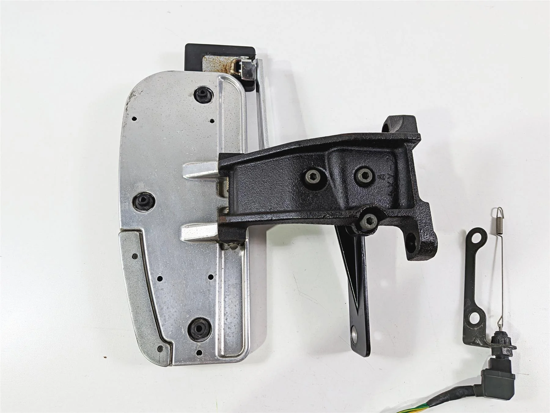 2006 Yamaha XVZ1300 Royal Star Right Floor Board & Brake Pedal 4XY-27420-10-00 - Image 7