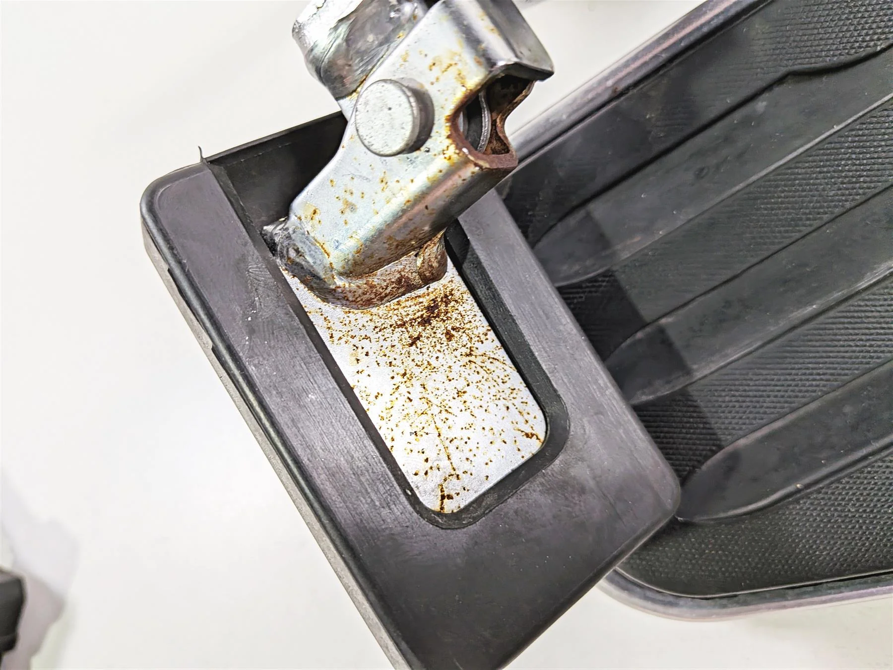 2006 Yamaha XVZ1300 Royal Star Right Floor Board & Brake Pedal 4XY-27420-10-00 - Image 9