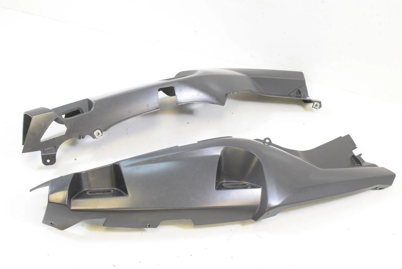 2007 BMW K1200 GT K44 Tail Side Fairing Fairing Set 46637711592 46637711591 - Image 3