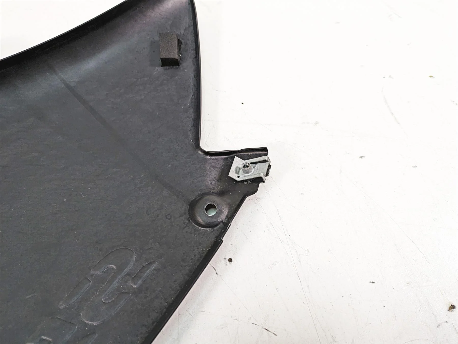 2007 BMW R1200GS K255 Adv Between Leg Side Cover Set 46637698234 46637727269 - Image 12