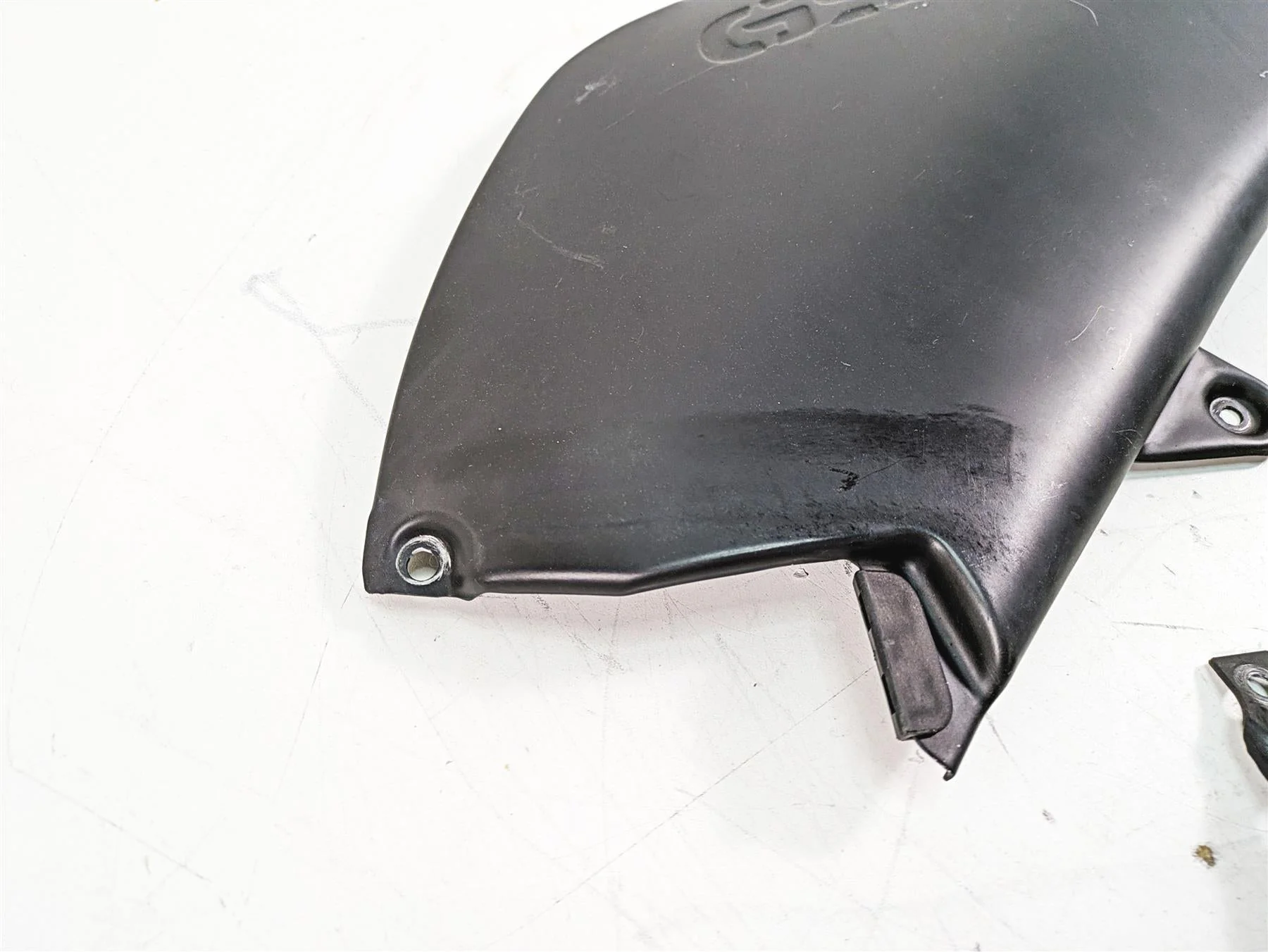 2007 BMW R1200GS K255 Adv Between Leg Side Cover Set 46637698234 46637727269 - Image 8