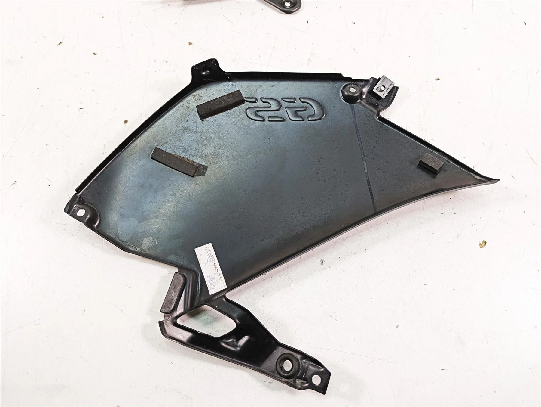 2007 BMW R1200GS K255 Adv Between Leg Side Cover Set 46637698234 46637727269 - Image 9