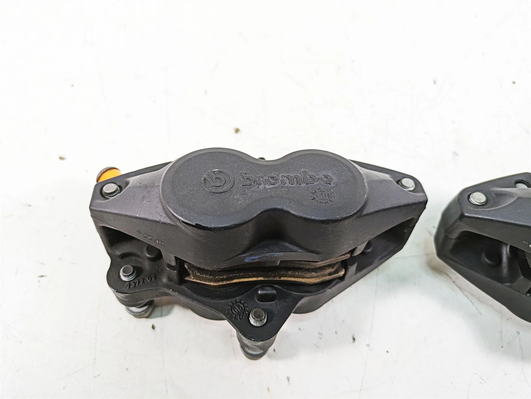 2007 BMW R1200GS K255 Adv Brembo Front Brake Caliper Set 34117711438 34117711439 - Image 10