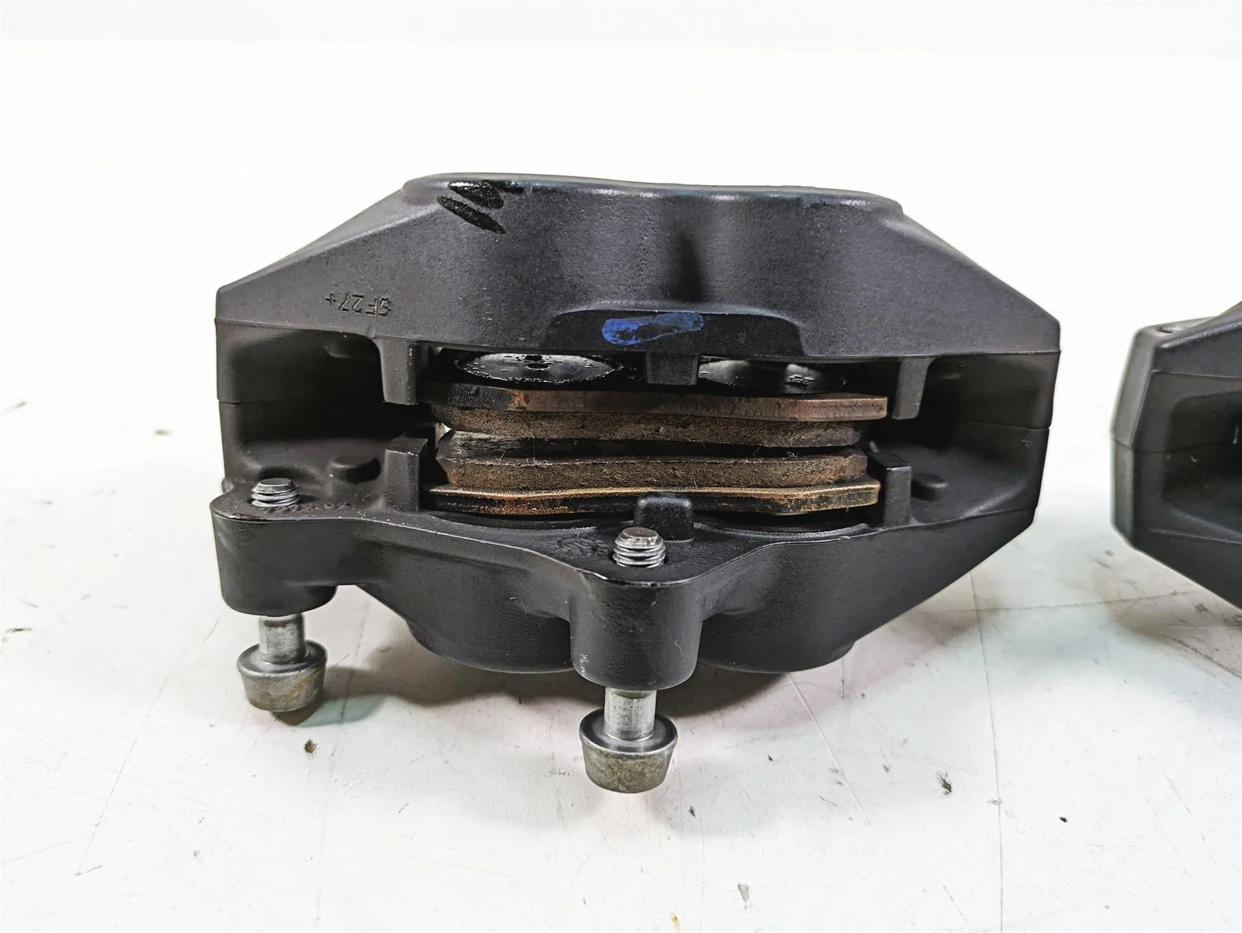 2007 BMW R1200GS K255 Adv Brembo Front Brake Caliper Set 34117711438 34117711439 - Image 11