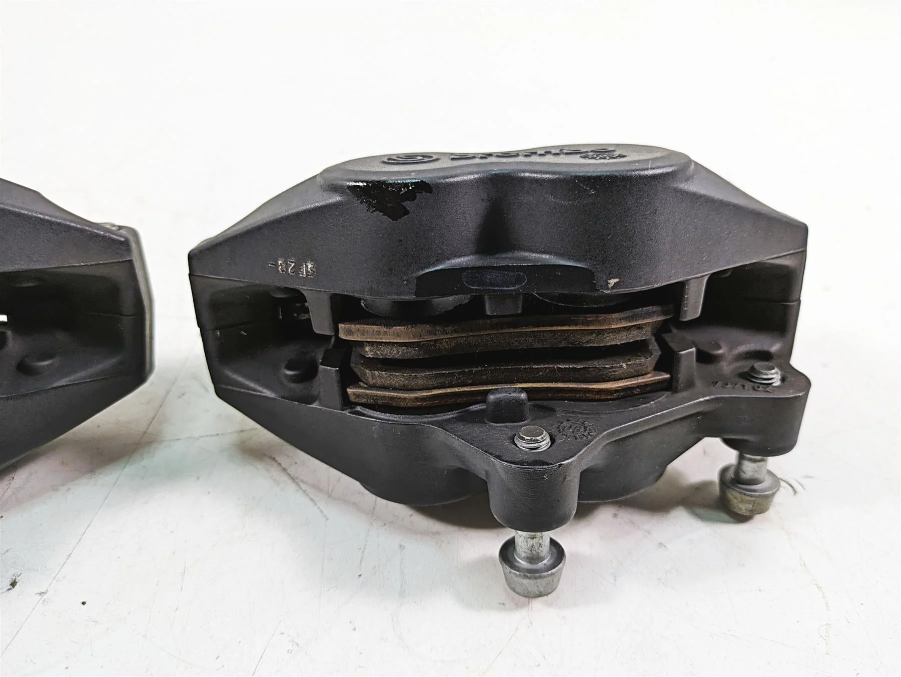 2007 BMW R1200GS K255 Adv Brembo Front Brake Caliper Set 34117711438 34117711439 - Image 12