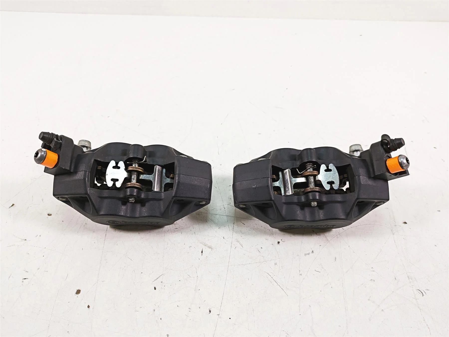 2007 BMW R1200GS K255 Adv Brembo Front Brake Caliper Set 34117711438 34117711439 - Image 3