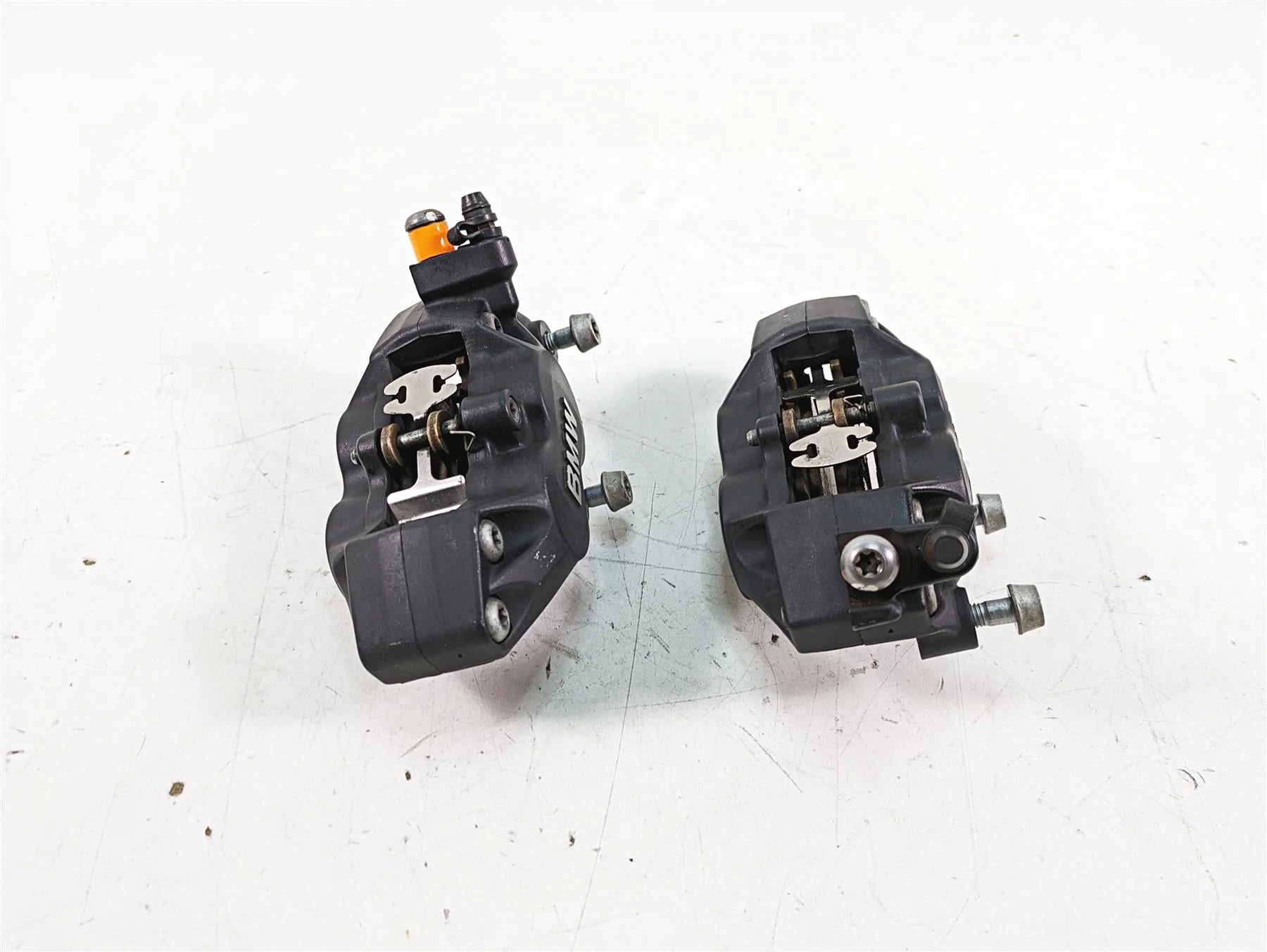 2007 BMW R1200GS K255 Adv Brembo Front Brake Caliper Set 34117711438 34117711439 - Image 4