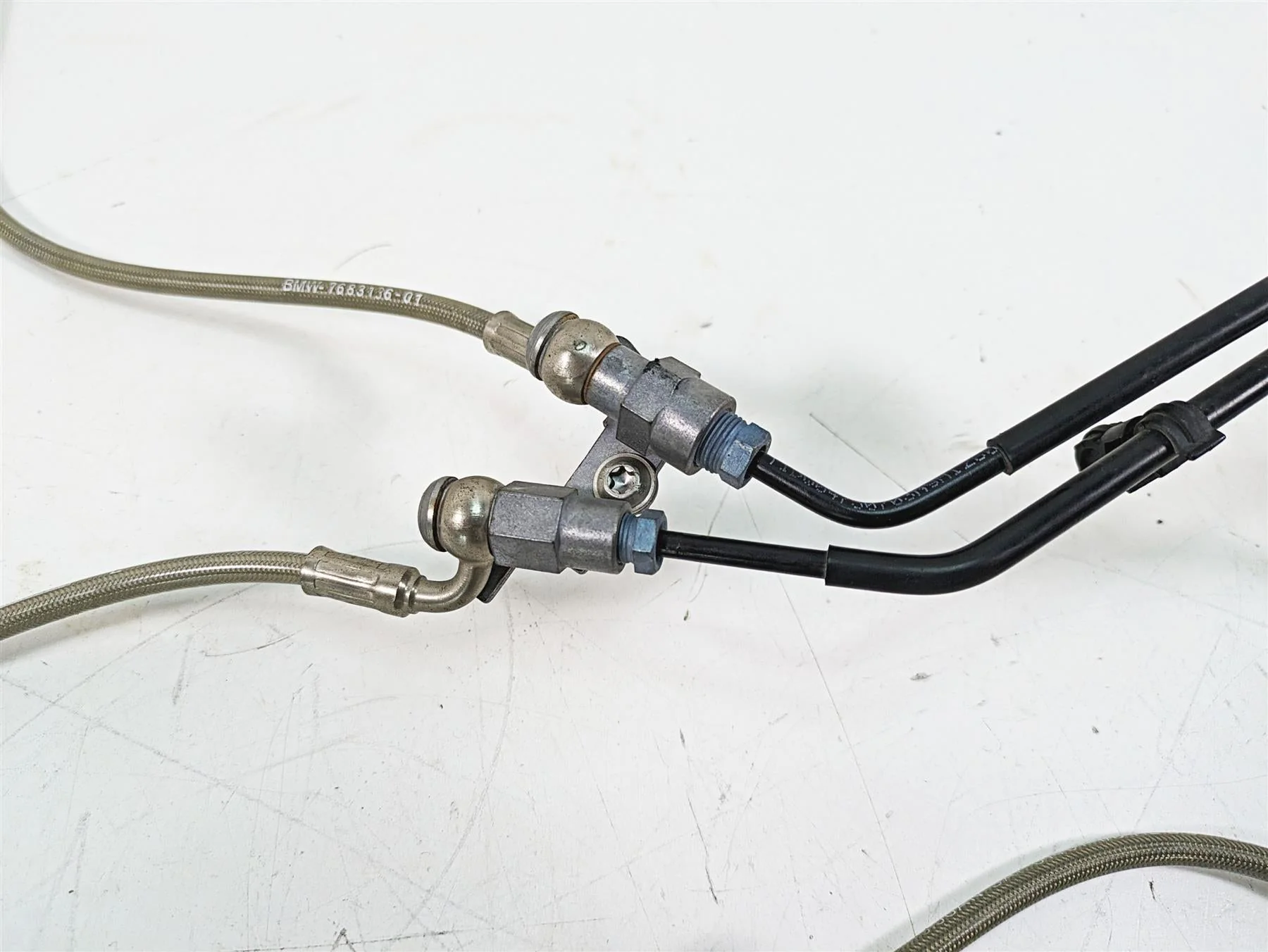2007 BMW R1200GS K255 Adv Front Abs Brake Line Set 34327720825 7683136 7666805 - Image 4