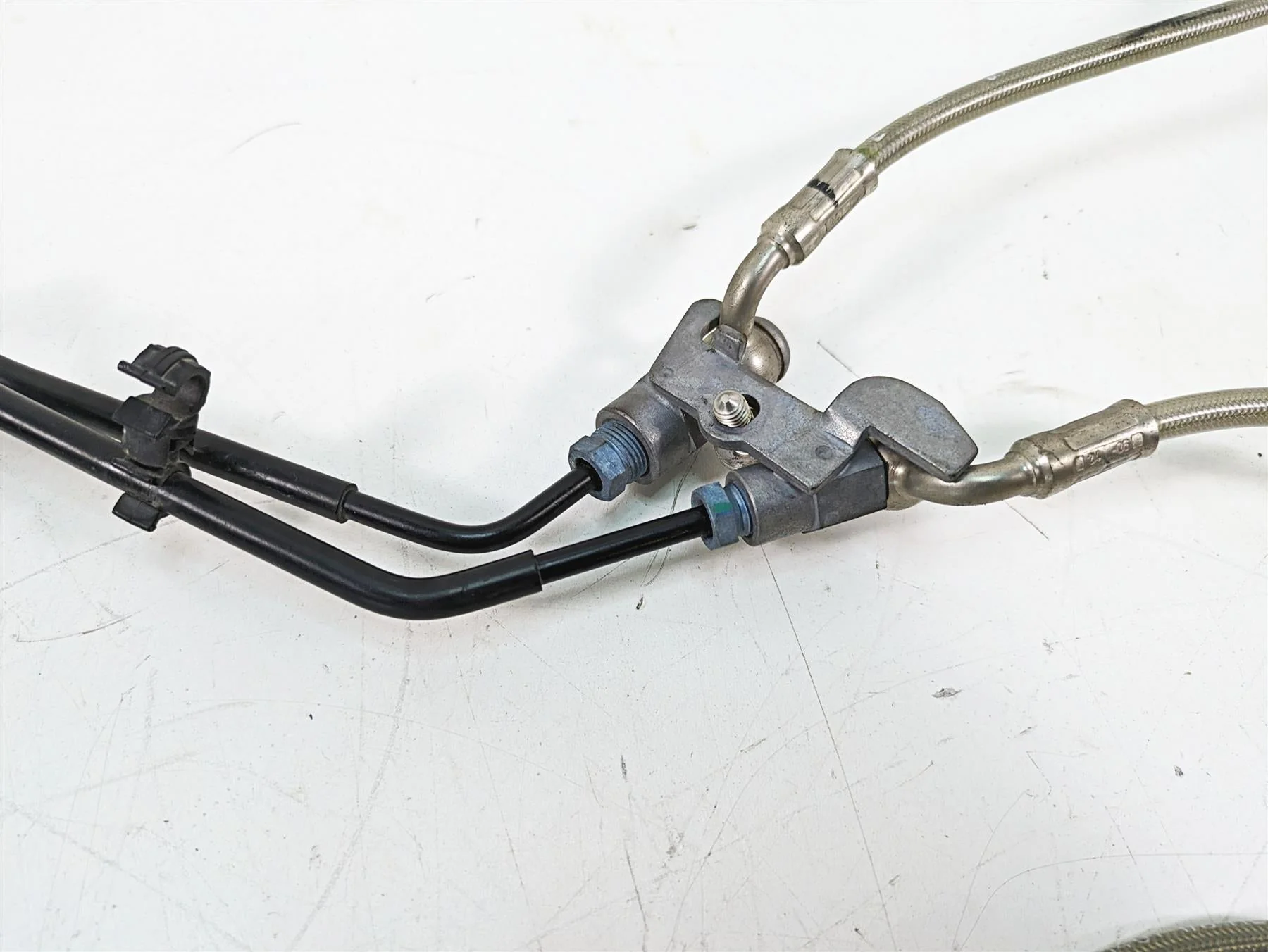 2007 BMW R1200GS K255 Adv Front Abs Brake Line Set 34327720825 7683136 7666805 - Image 9