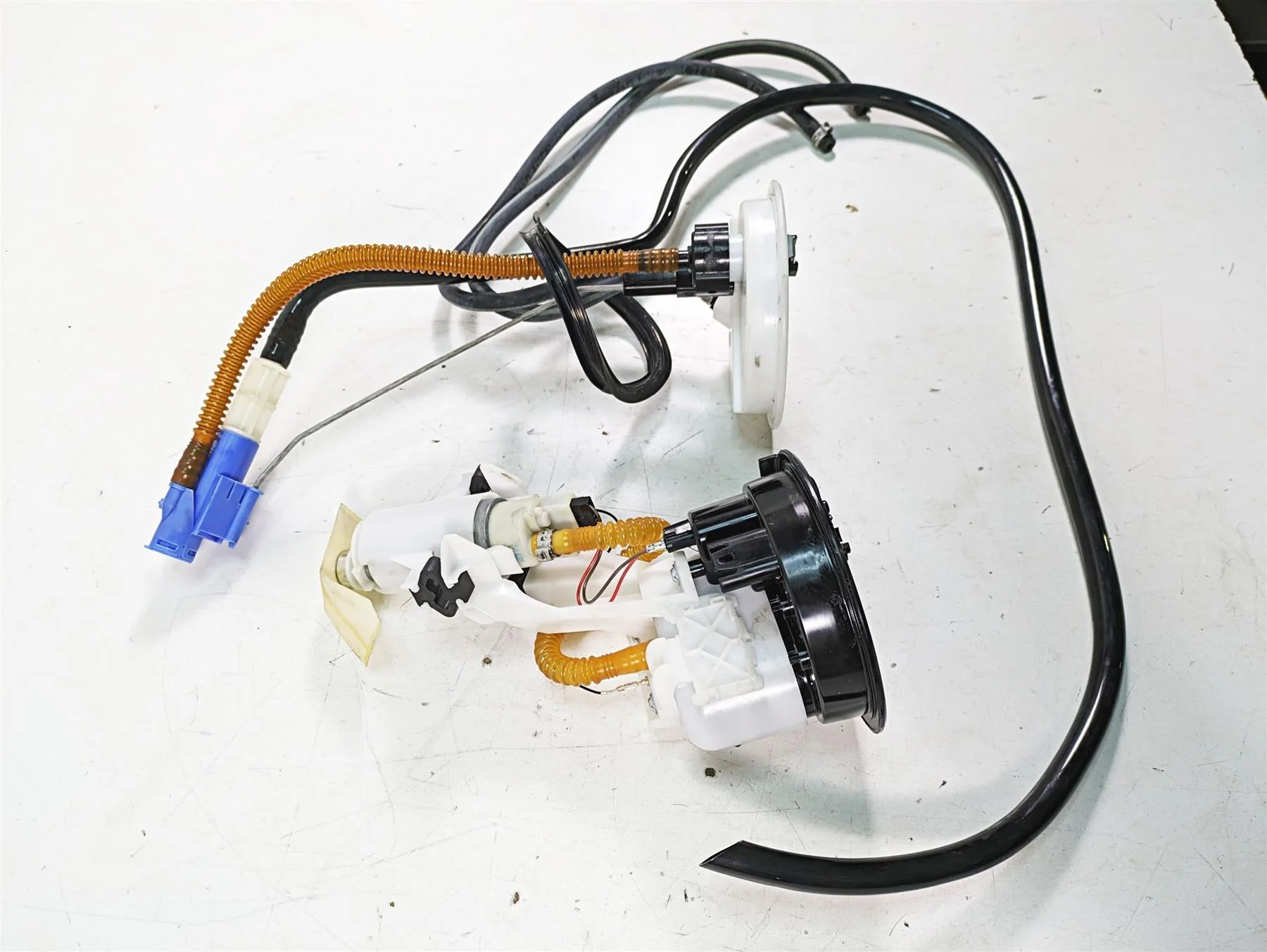 2007 BMW R1200GS K255 Adv Fuel Gas Petrol Pump - Tested 16147708047 - Image 3