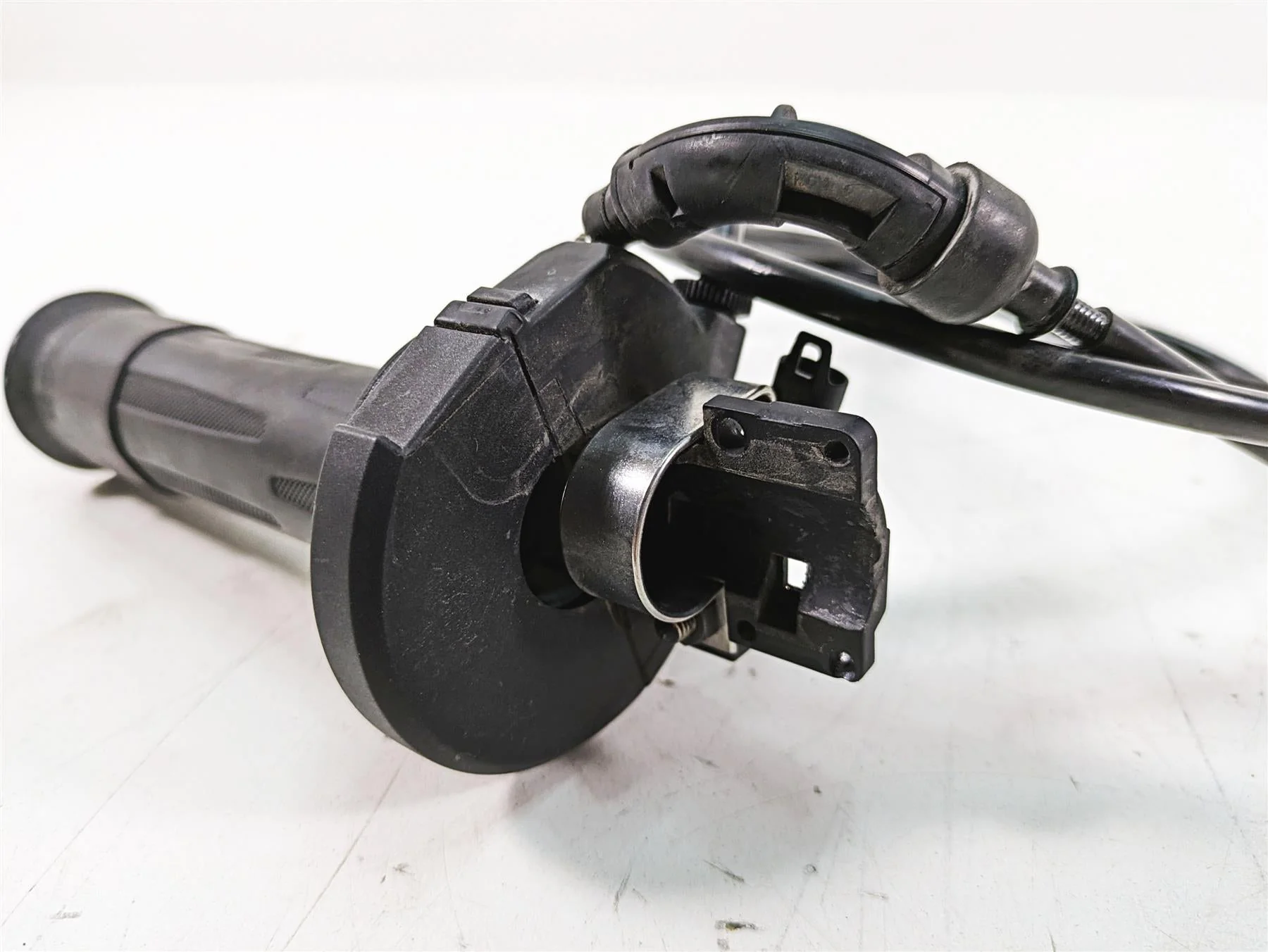2007 BMW R1200GS K255 Adv Heated Hand Grips Throttle Cable Set 61317727067 - Image 10