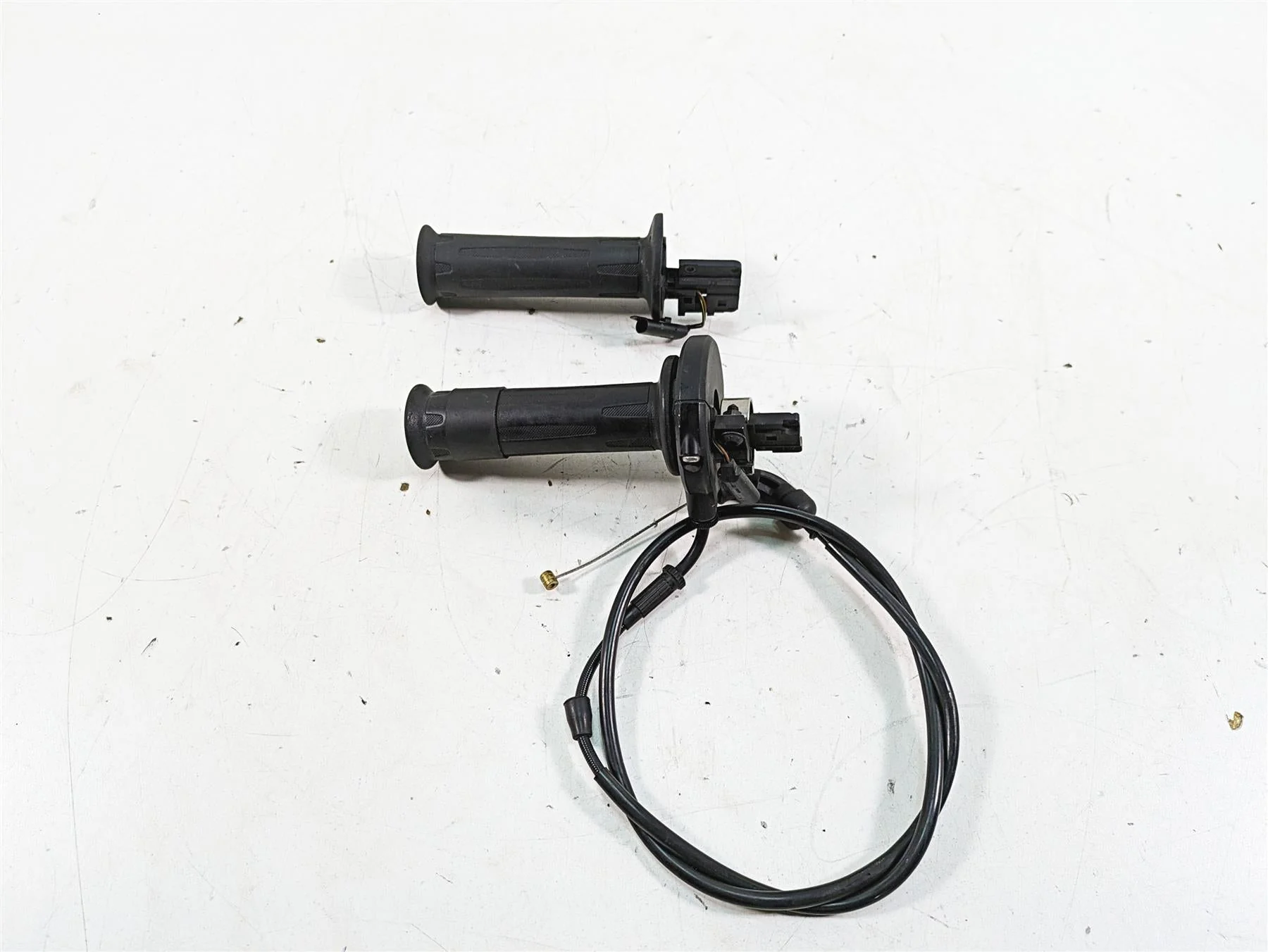 2007 BMW R1200GS K255 Adv Heated Hand Grips Throttle Cable Set 61317727067 - Image 4