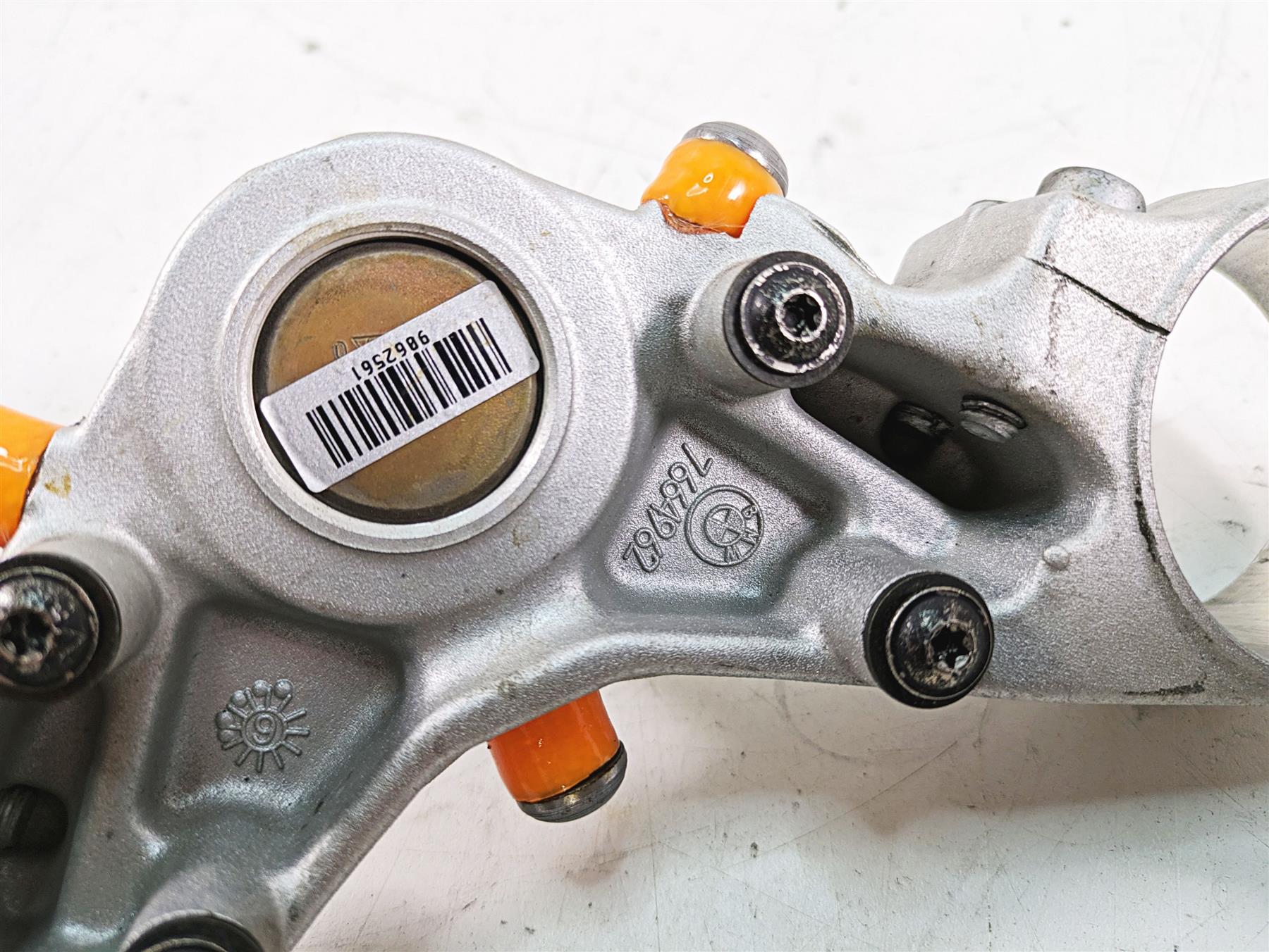 2007 BMW R1200GS K255 Adv Lower Triple Tree Steering Clamp 31427664956 7664962 - Image 9