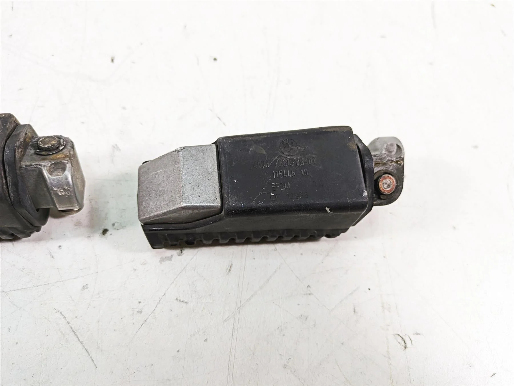 2007 BMW R1200GS K255 Adv Passenger Pillion Footpeg Foot Peg Set 46717664225 - Image 8