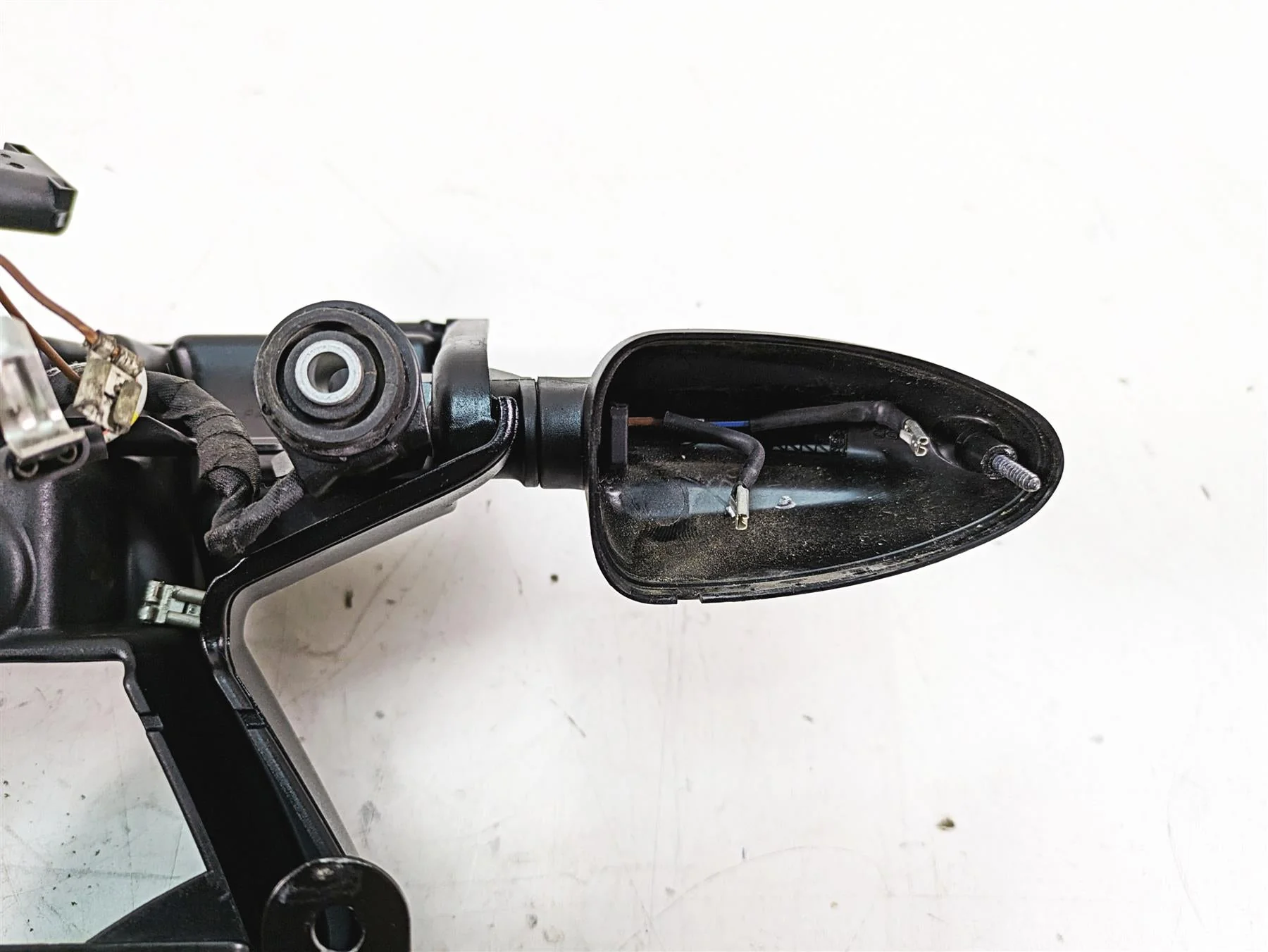 2007 BMW R1200GS K255 Adv Plate Holder Turn Signals - For Parts 46627667683 - Image 2