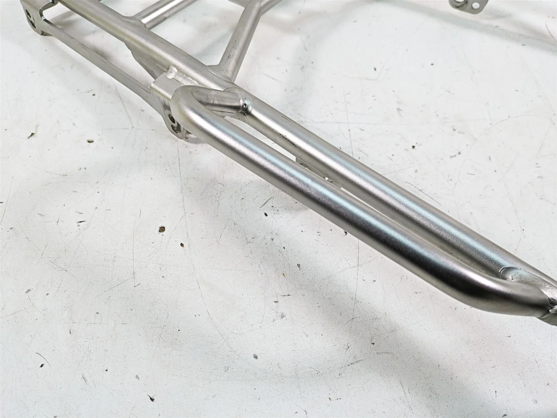 2007 BMW R1200GS K255 Adv Rear Luggage Rack Carrier Rail 46547695798 - Image 8