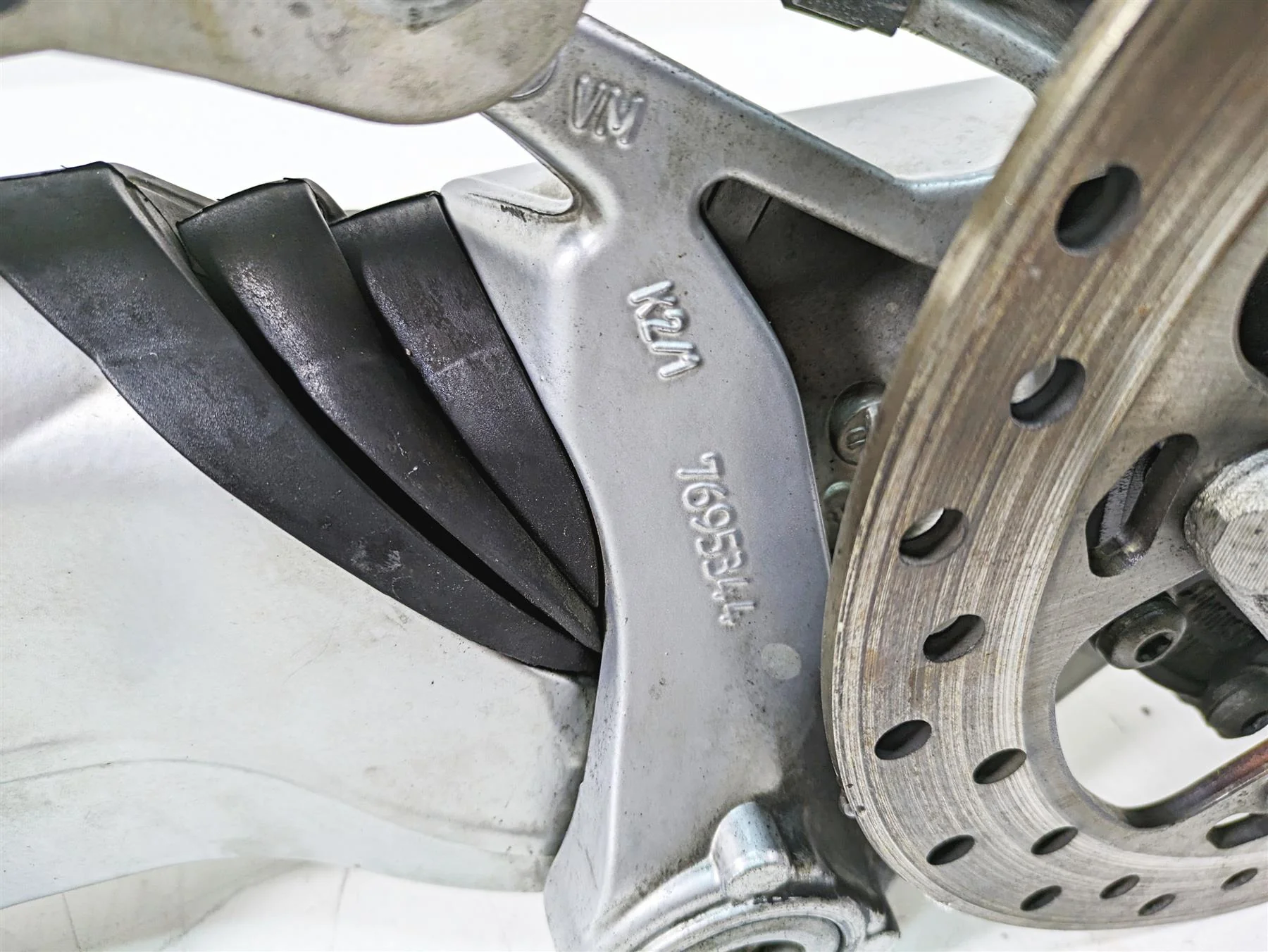 2007 BMW R1200GS K255 Adv Swingarm Differential Drive Shaft 31:11 33117726889 - Image 7