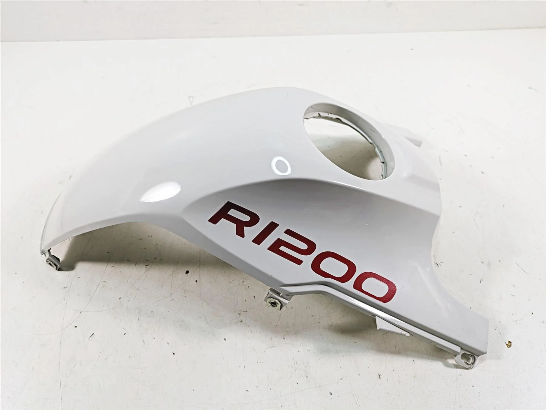 2007 BMW R1200GS K255 Adv Tank Center Cover Fairing 46637667698 7698226 - Image 3