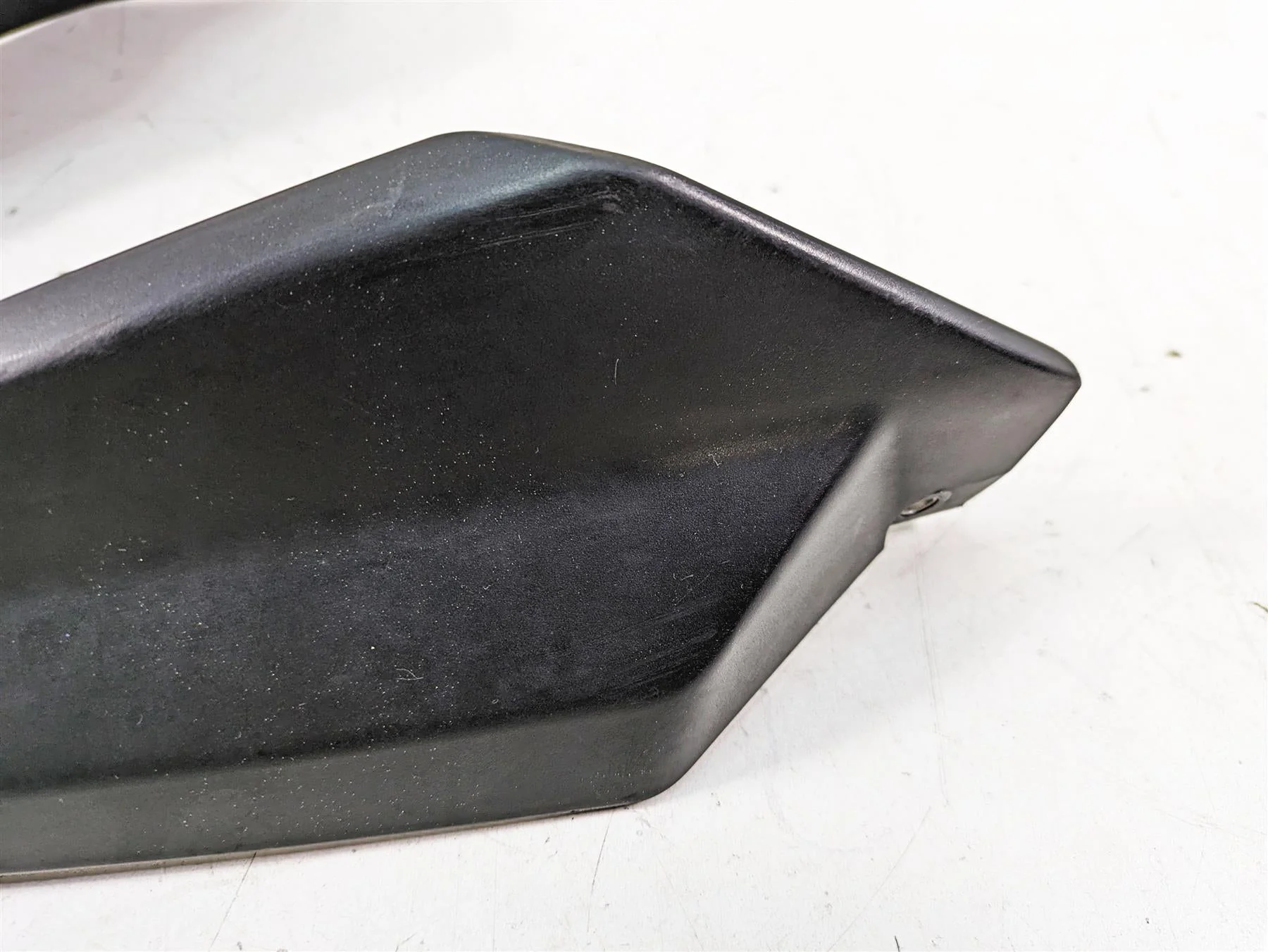 2007 BMW R1200GS K255 Adv Upper Front Fender Mud Guard 46617694390 - Image 10