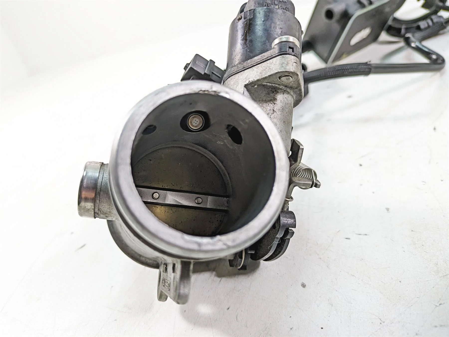 2007 BMW R1200RT K26 Bing Throttle Bodies & Cables -Read 13547685323 13547685324 - Image 9