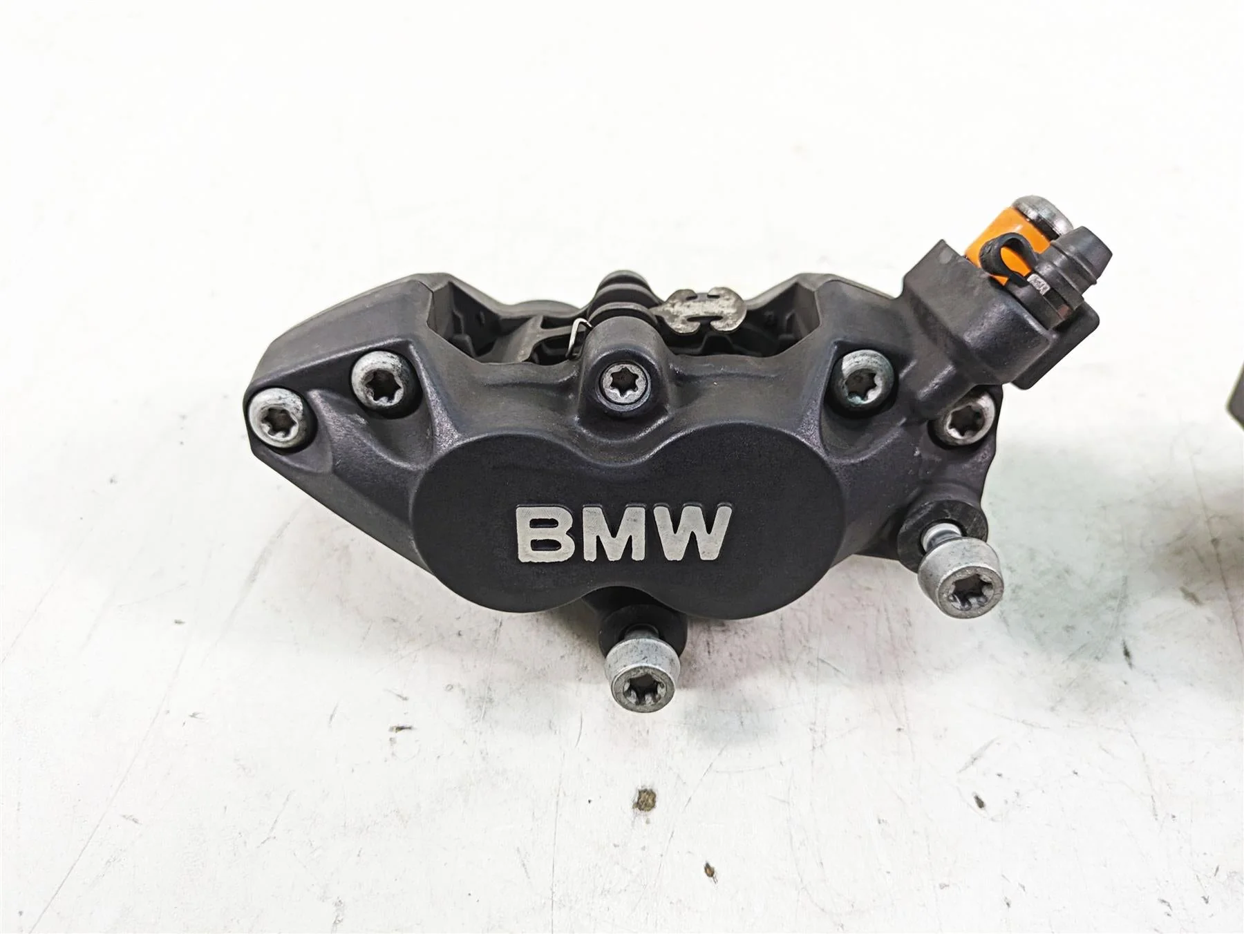 2007 BMW R1200RT K26 Brembo Front Brake Caliper Set 34117711439 34117711438 - Image 3