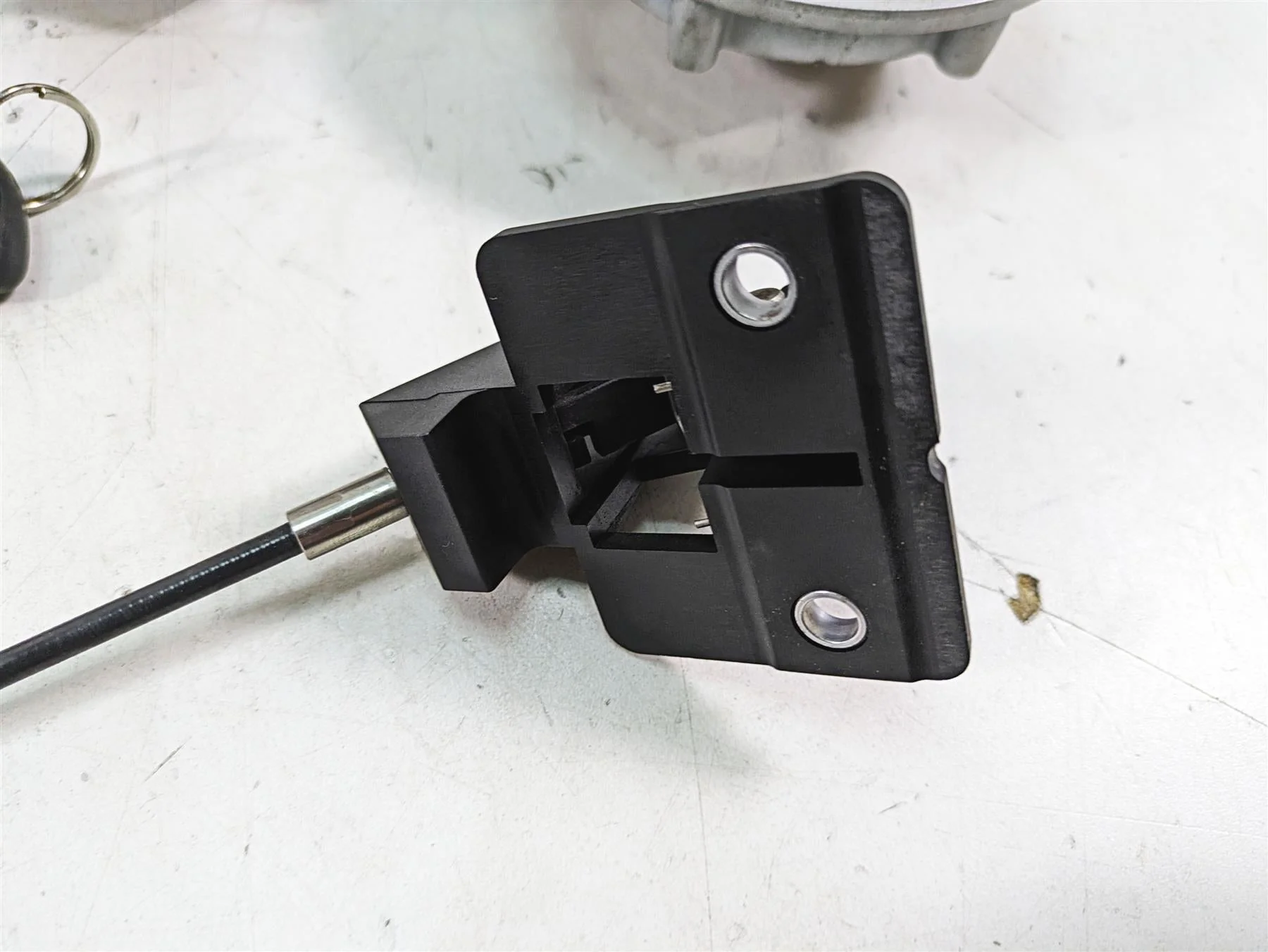 2007 BMW R1200RT K26 Cdi Ecm Ignition Switch Key Lock Set 7704861 51257700072 - Image 4