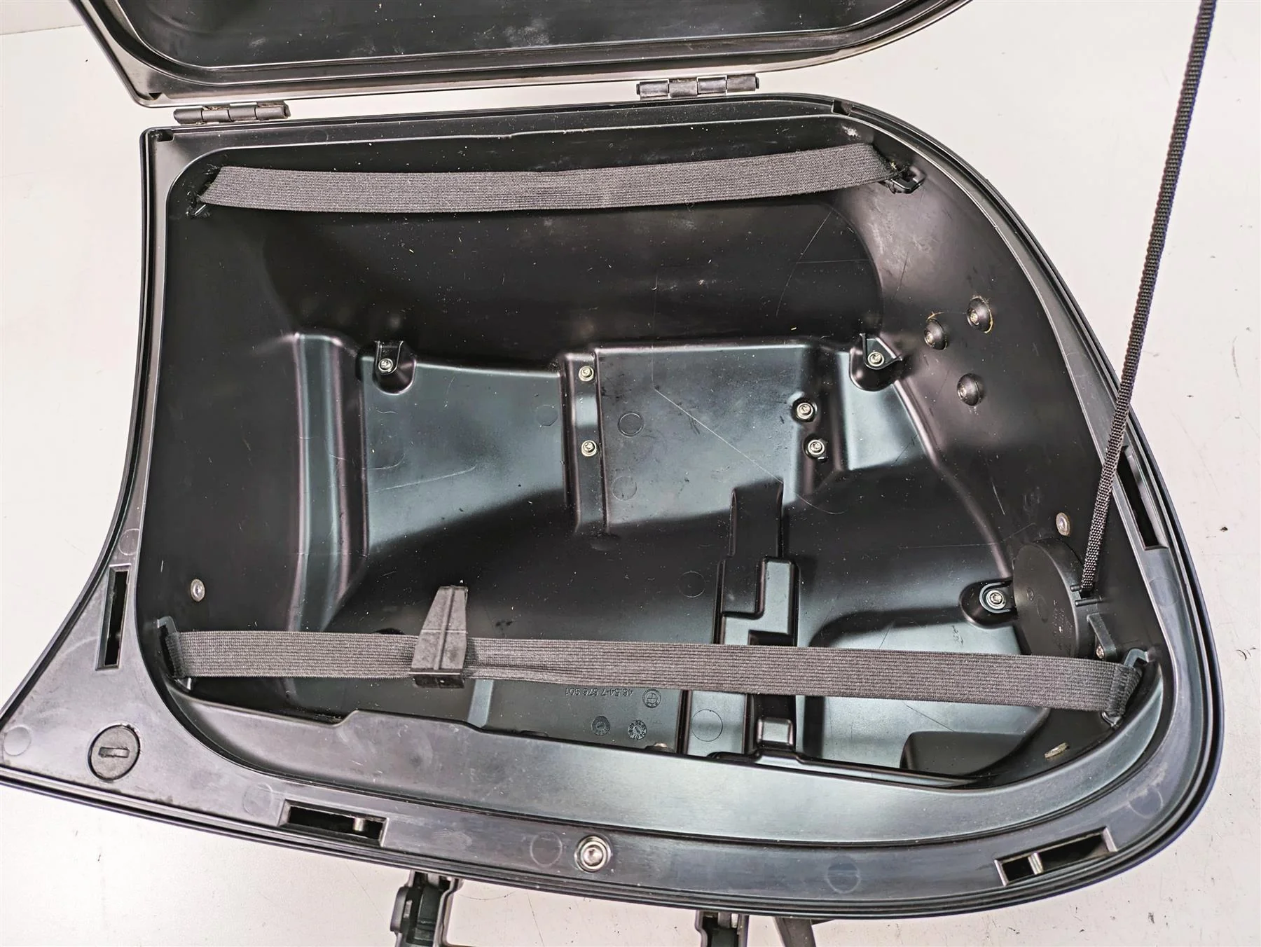 2007 BMW R1200RT K26 Left Saddlebag Saddle Bag 46547714437 - Image 12