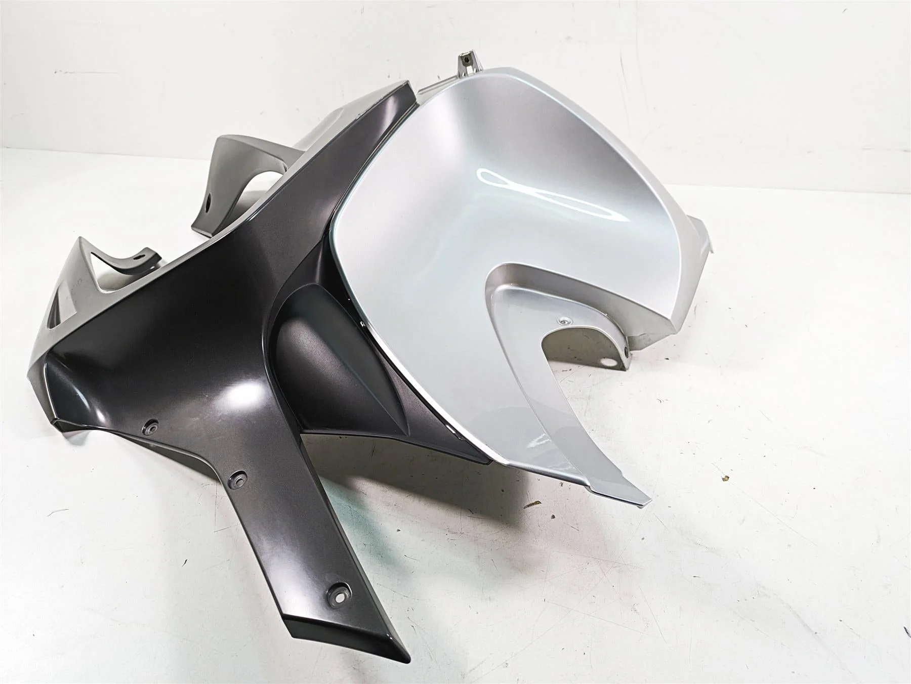 2007 BMW R1200RT K26 Main Left Tank Fairing Cover 46637681055 46637681049 - Image 5