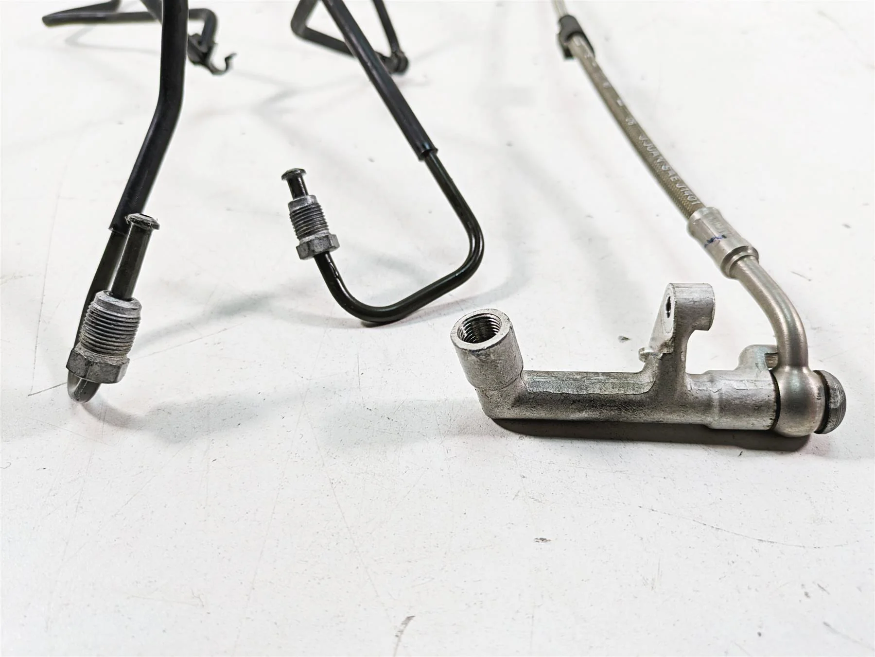 2007 BMW R1200RT K26 Rear Abs Brake Line Hose Set 34327673646 - Image 9