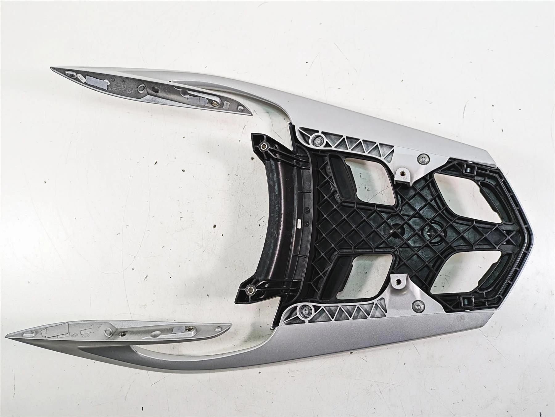 2007 BMW R1200RT K26 Rear Luggage Rack & Grab Handles 46547681144 - Image 2