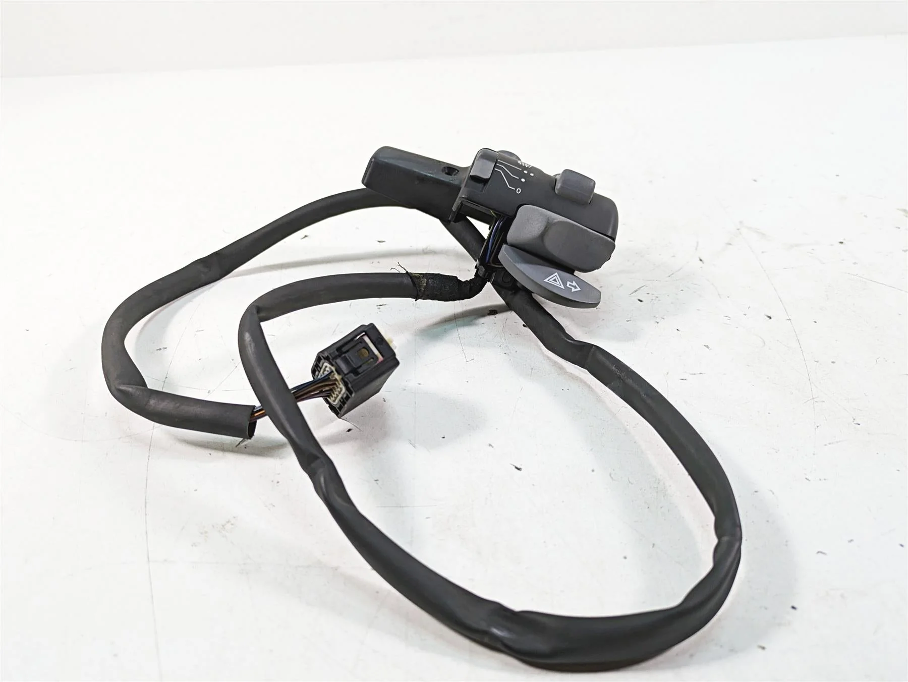 2007 BMW R1200RT K26 Right Hand Control Switch Seat Grip Heater 61317698422 - Image 2