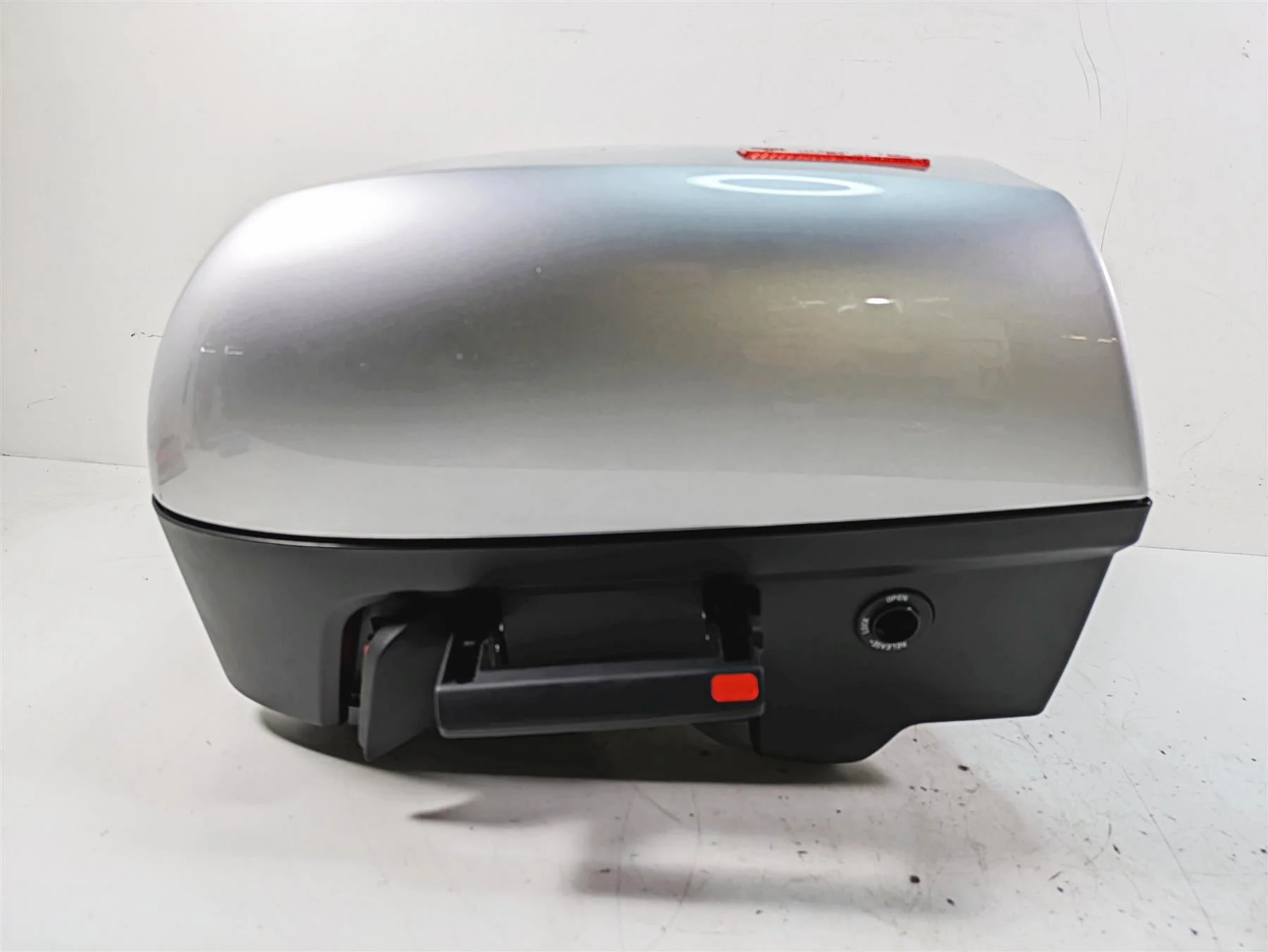 2007 BMW R1200RT K26 Right Saddlebag Saddle Bag 46547714438 - Image 11