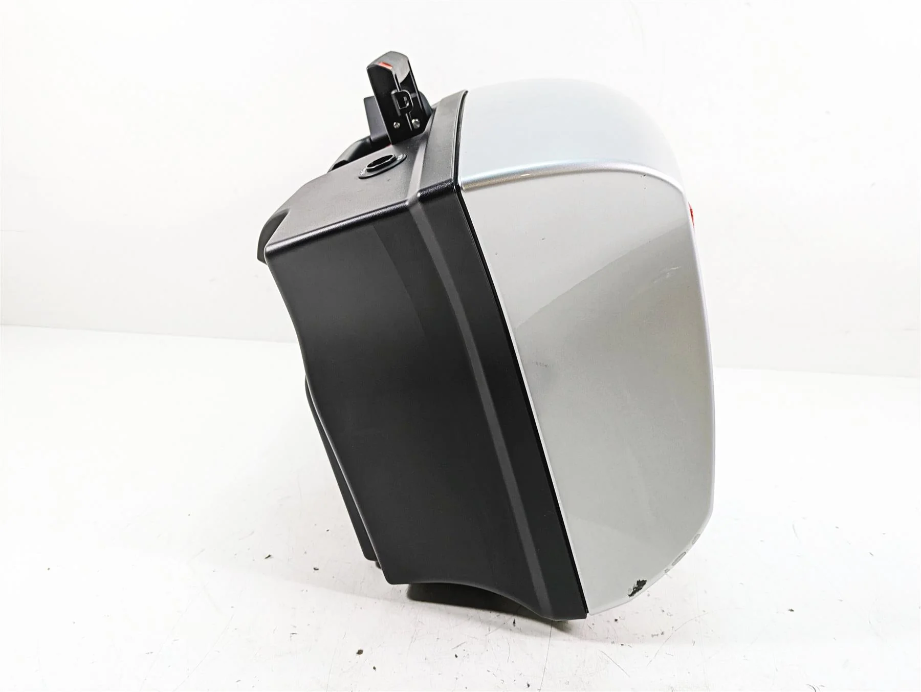 2007 BMW R1200RT K26 Right Saddlebag Saddle Bag 46547714438 - Image 9