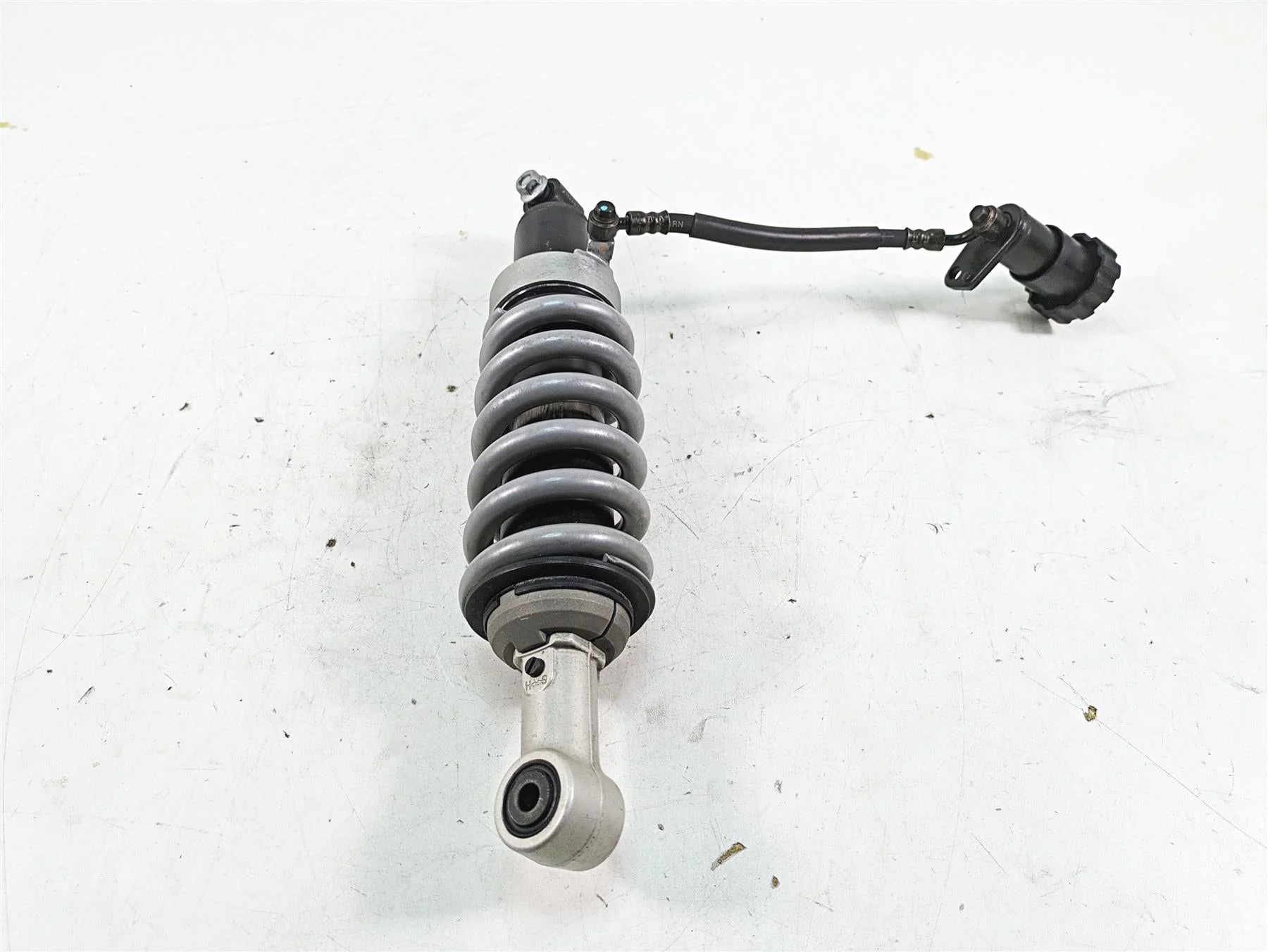2007 BMW R1200RT K26 Straight Showa Rear Adjustable Shock Damper 33537675104 - Image 2