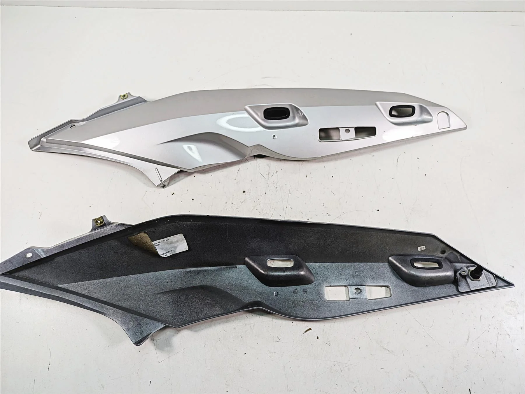 2007 BMW R1200RT K26 Tail Fairing Side Cover Set Titan Silver 46637681573 - Image 2