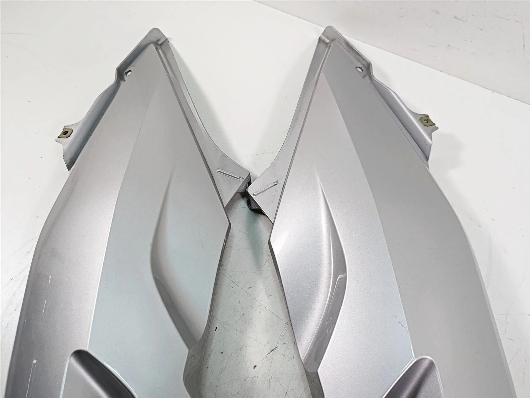 2007 BMW R1200RT K26 Tail Fairing Side Cover Set Titan Silver 46637681573 - Image 5