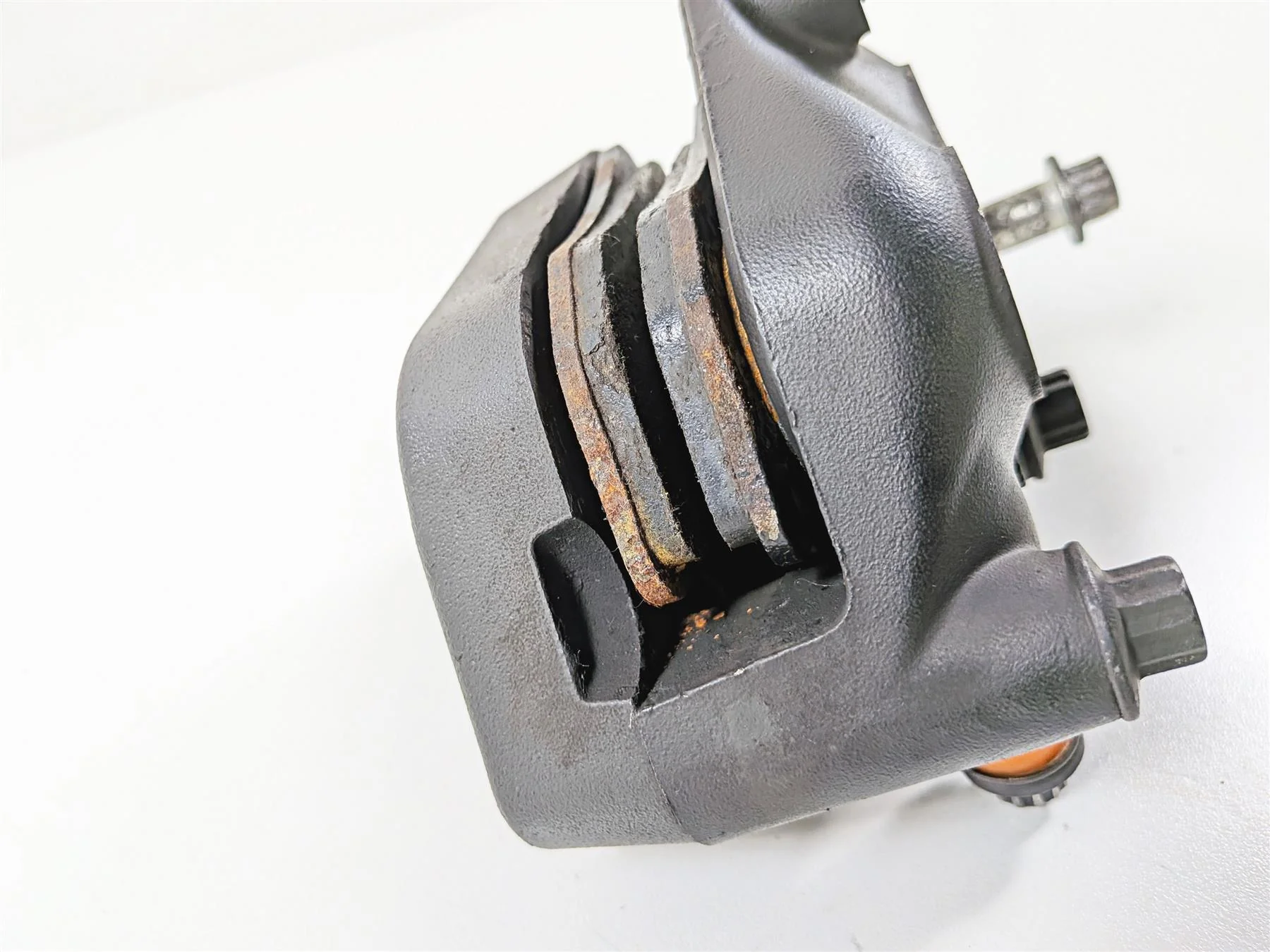 2007 Harley Dyna FXDB Street Bob Front Brake Caliper 44046-00D - Image 11