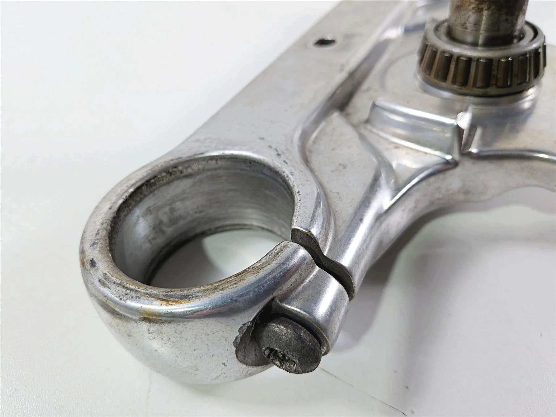 2007 Harley Dyna FXDB Street Bob Lower Triple Tree Steering Clamp -Read 46311-07 - Image 12