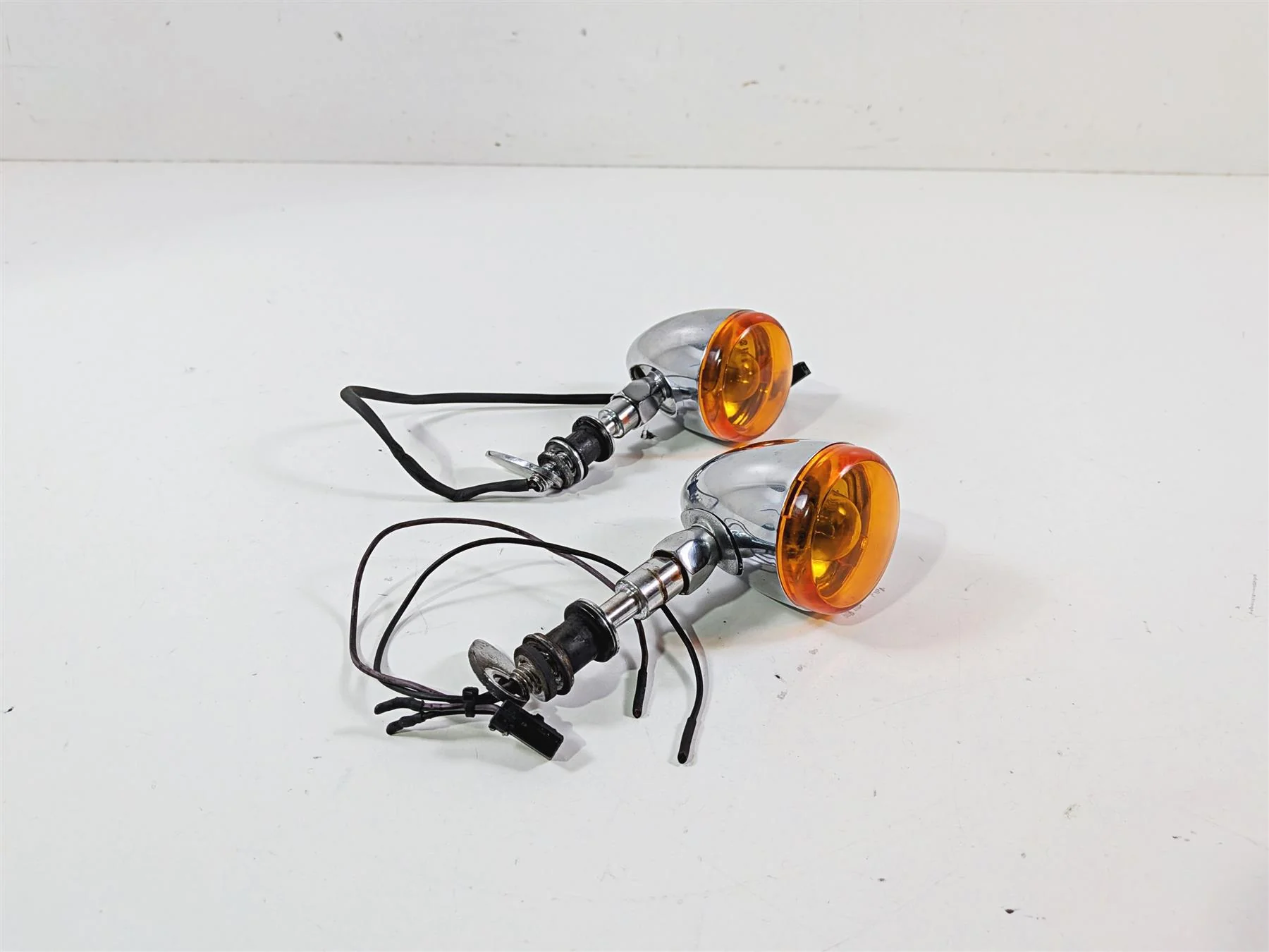 2007 Harley Dyna FXDB Street Bob Rear Blinker Turn Signal Set - Read 68977-00 - Image 2
