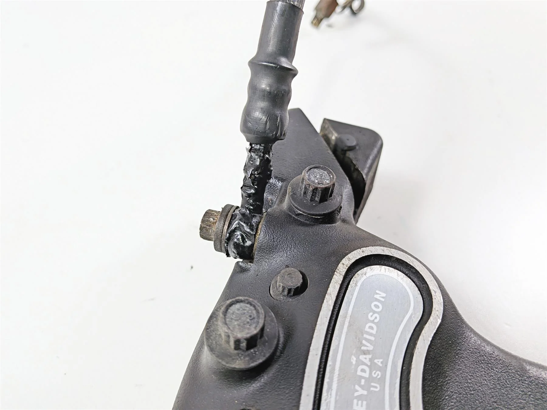 2007 Harley Dyna FXDB Street Bob Rear Brake Caliper + Line 44017-06 - Image 12