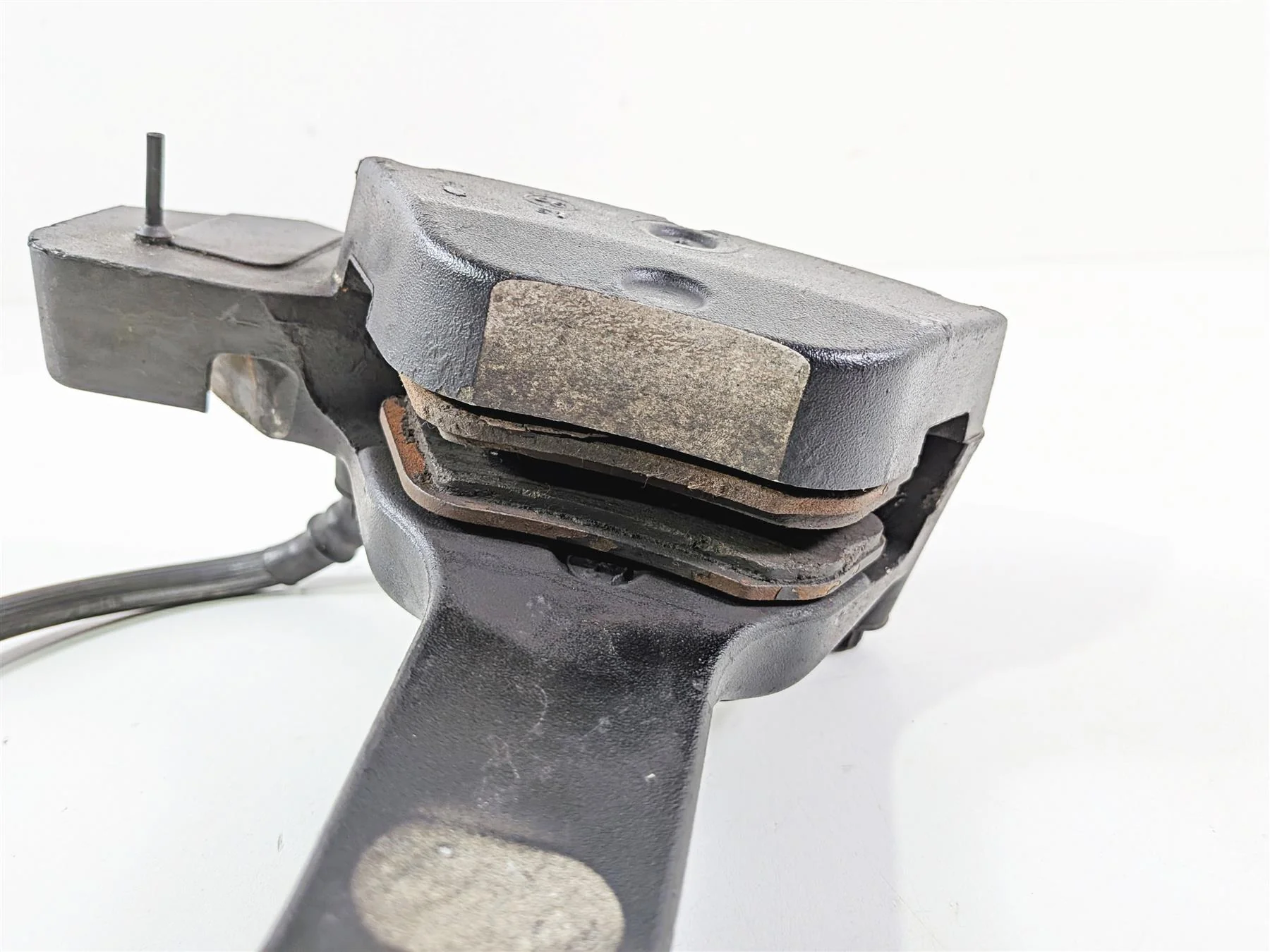 2007 Harley Dyna FXDB Street Bob Rear Brake Caliper + Line 44017-06 - Image 7