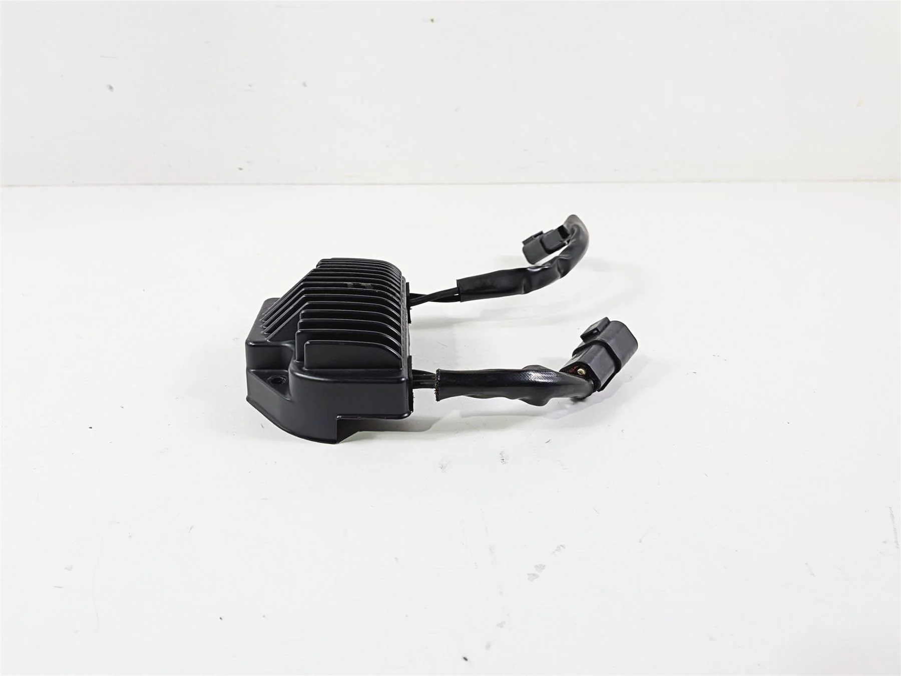 2007 Harley Dyna FXDB Street Bob Rectifier Voltage Regulator 74631-06 - Image 5