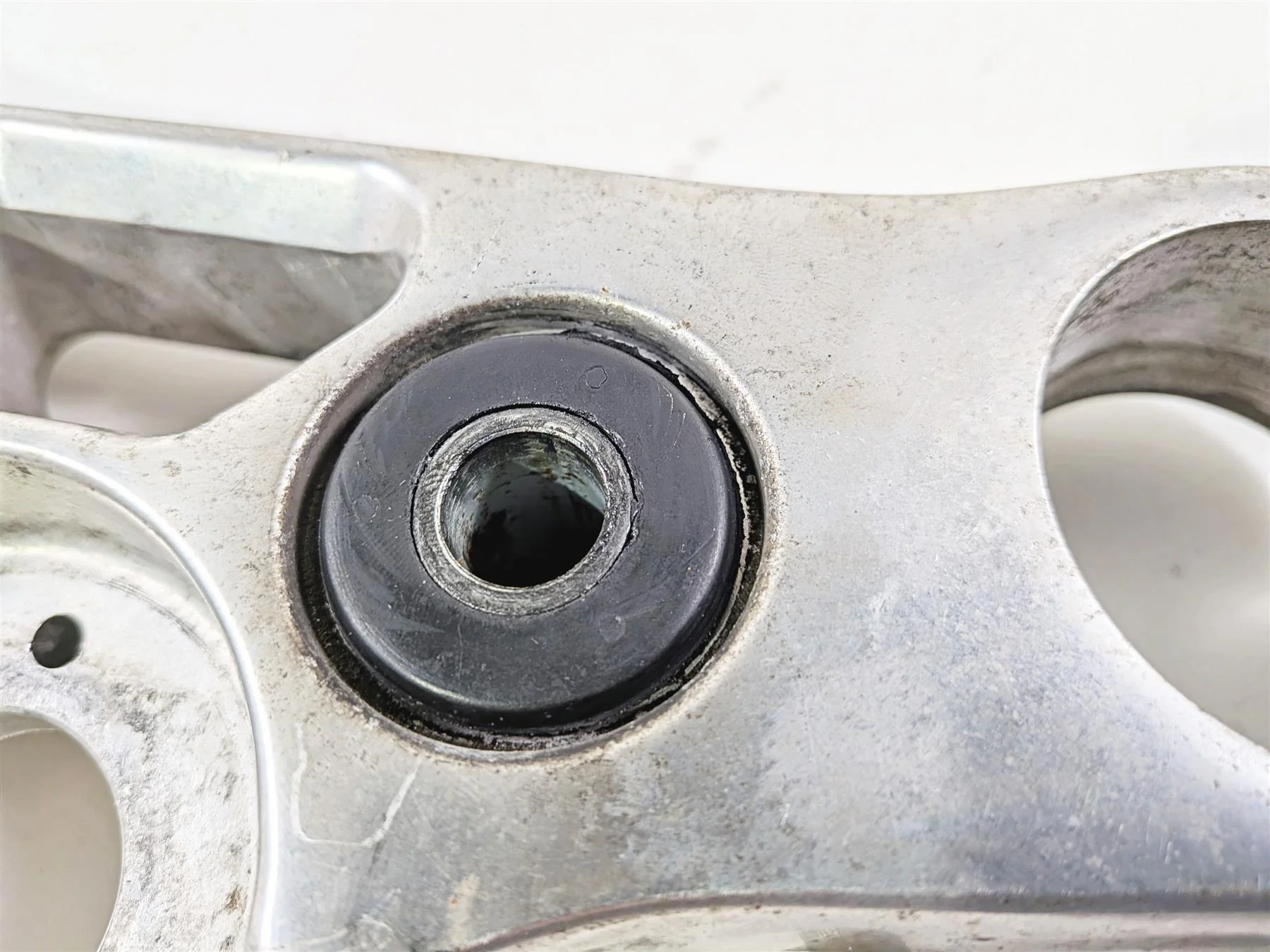 2007 Harley Dyna FXDB Street Bob Upper Triple Tree Steering Clamp 46311-07 - Image 12