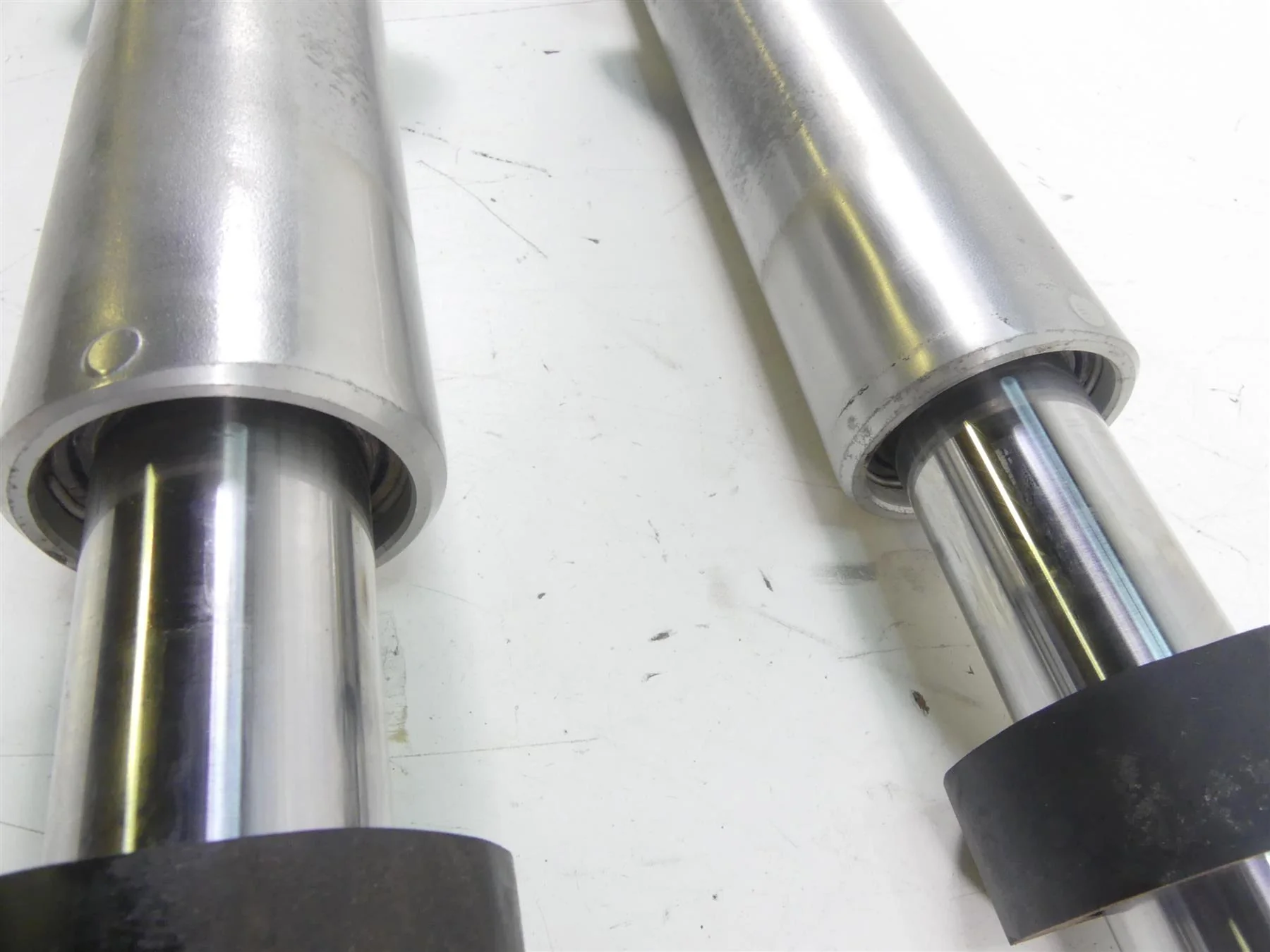 2007 Harley FLHTCU SE2 CVO Electra Glide Straight 41mm Front Forks 46622-06A - Image 2