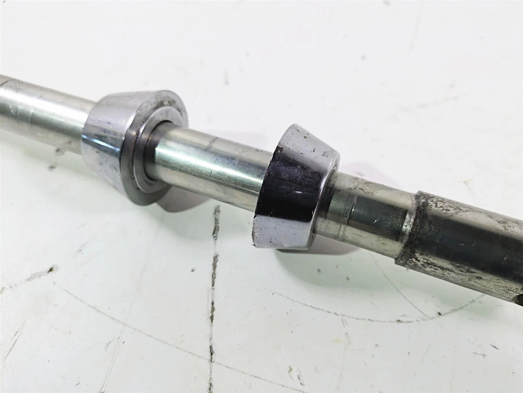 2007 Harley FXDWG Dyna Wide Glide Front Axle Wheel Spindle 40923-06 - Image 7