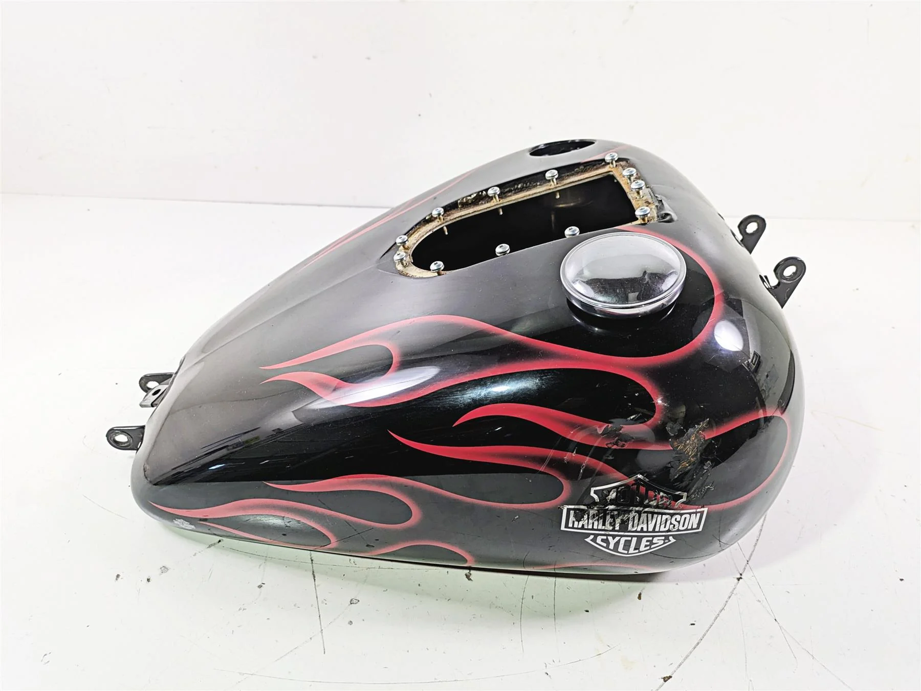 2007 Harley FXDWG Dyna Wide Glide Fuel Gas Petrol Tank - Dented 61586-04B