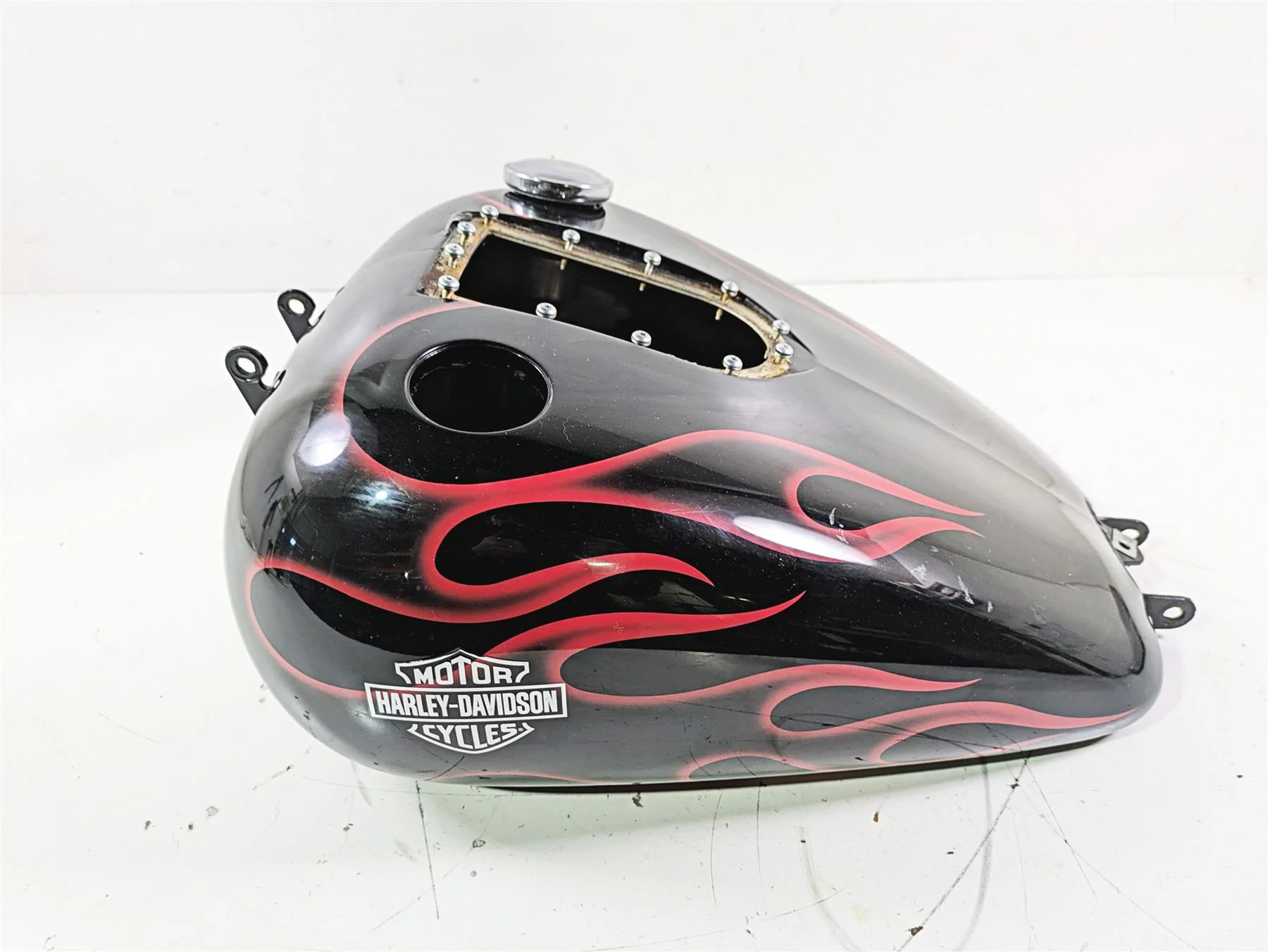 2007 Harley FXDWG Dyna Wide Glide Fuel Gas Petrol Tank - Dented 61586-04B - Image 2