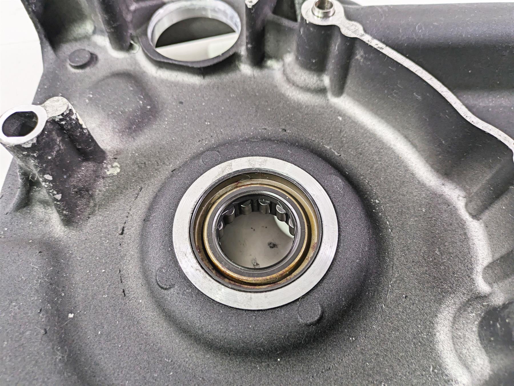 2007 Harley FXDWG Dyna Wide Glide Inner Primary Drive Clutch Cover 60681-06A - Image 7