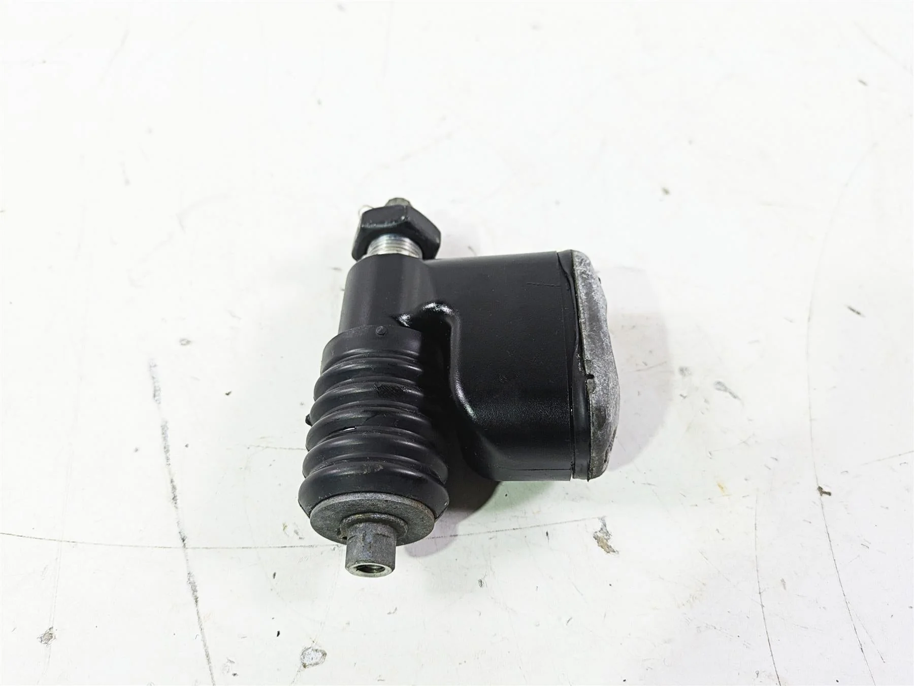 2007 Harley FXDWG Dyna Wide Glide Rear Brake Master Cylinder  42474-06C - Image 3